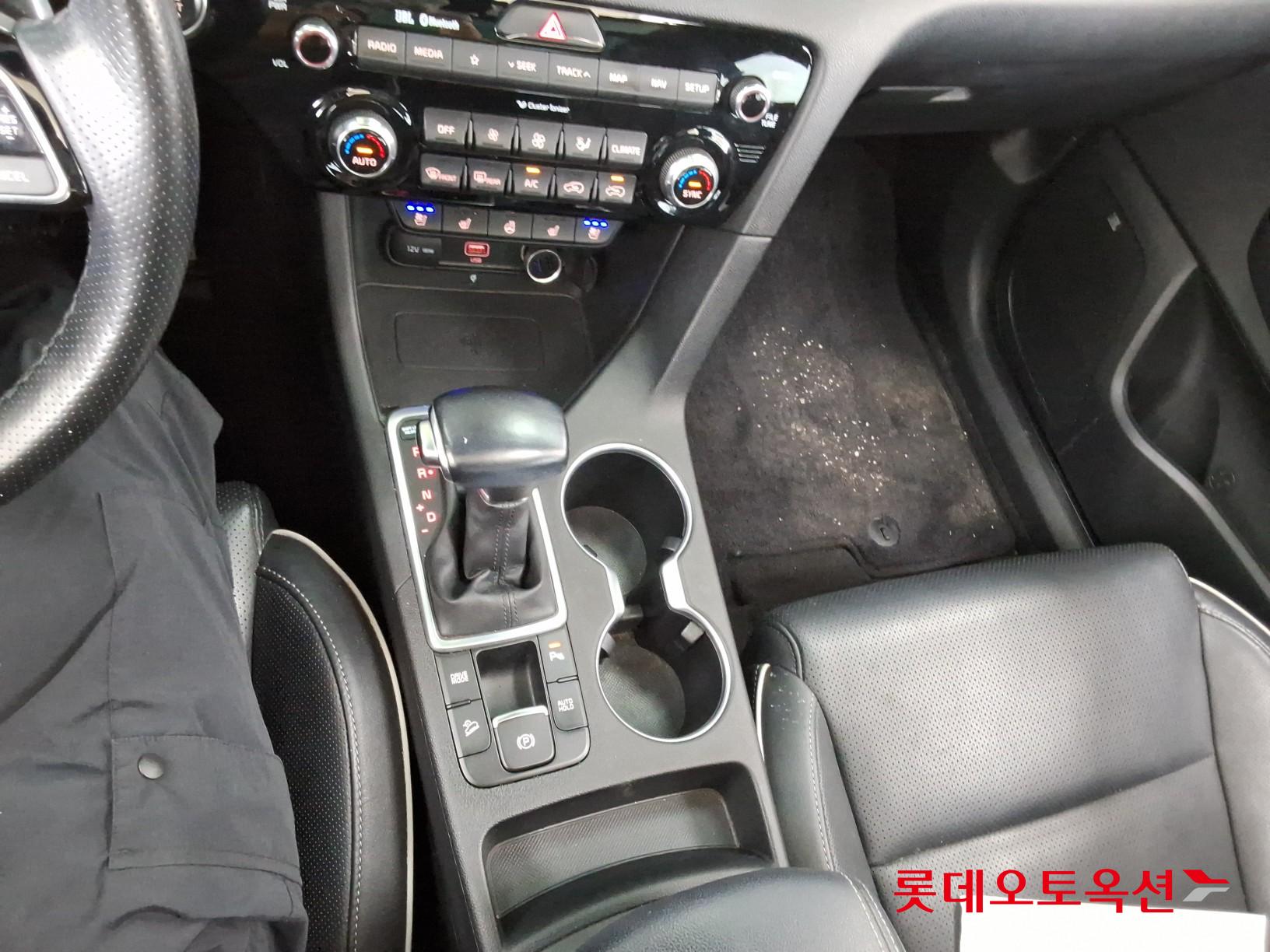 2020 - kia sportage