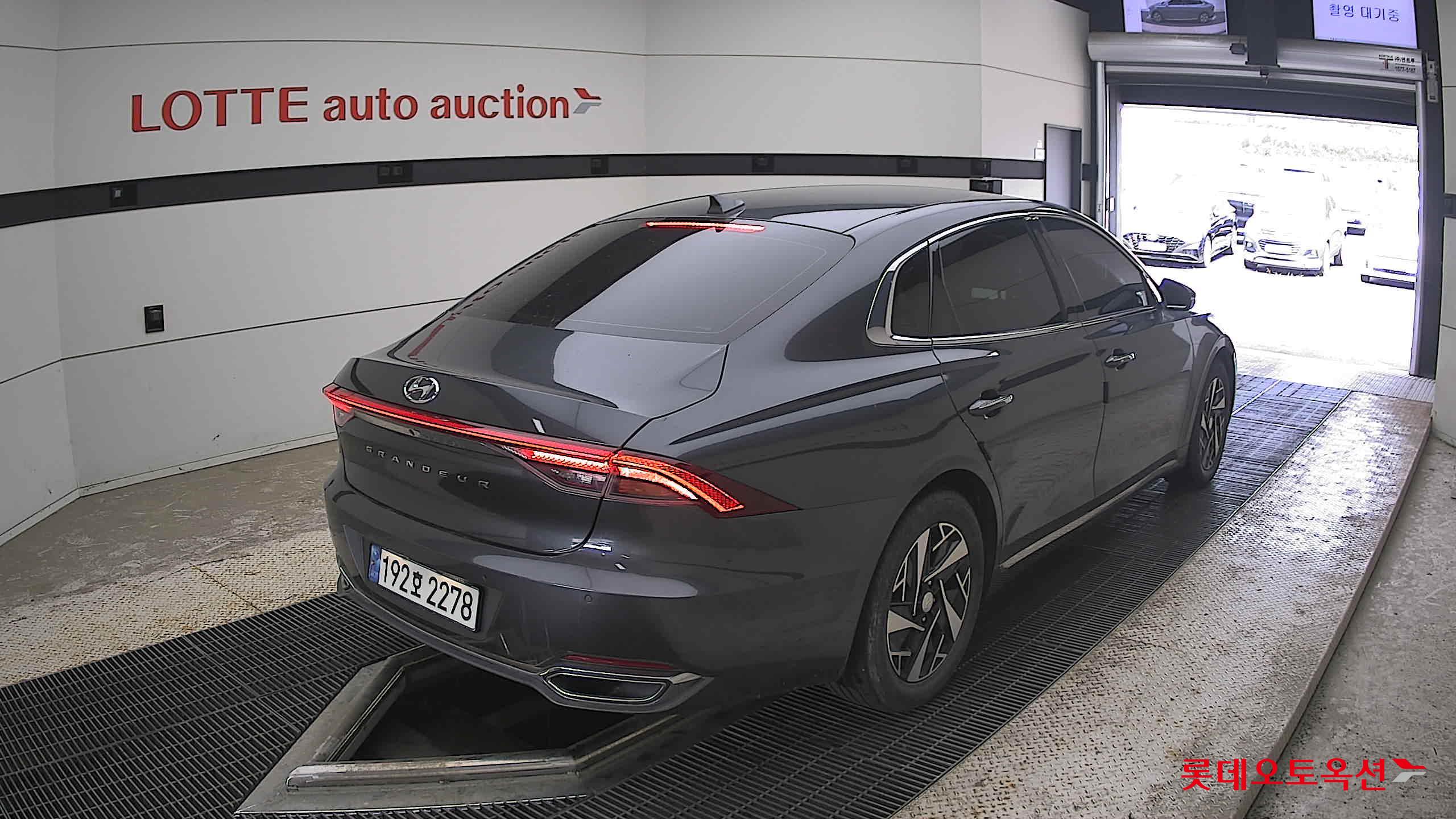 2022 - hyundai grandeur