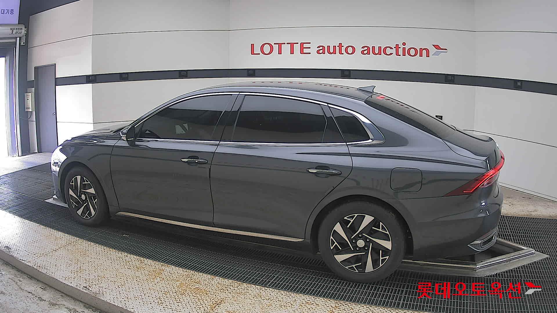 2022 - hyundai grandeur