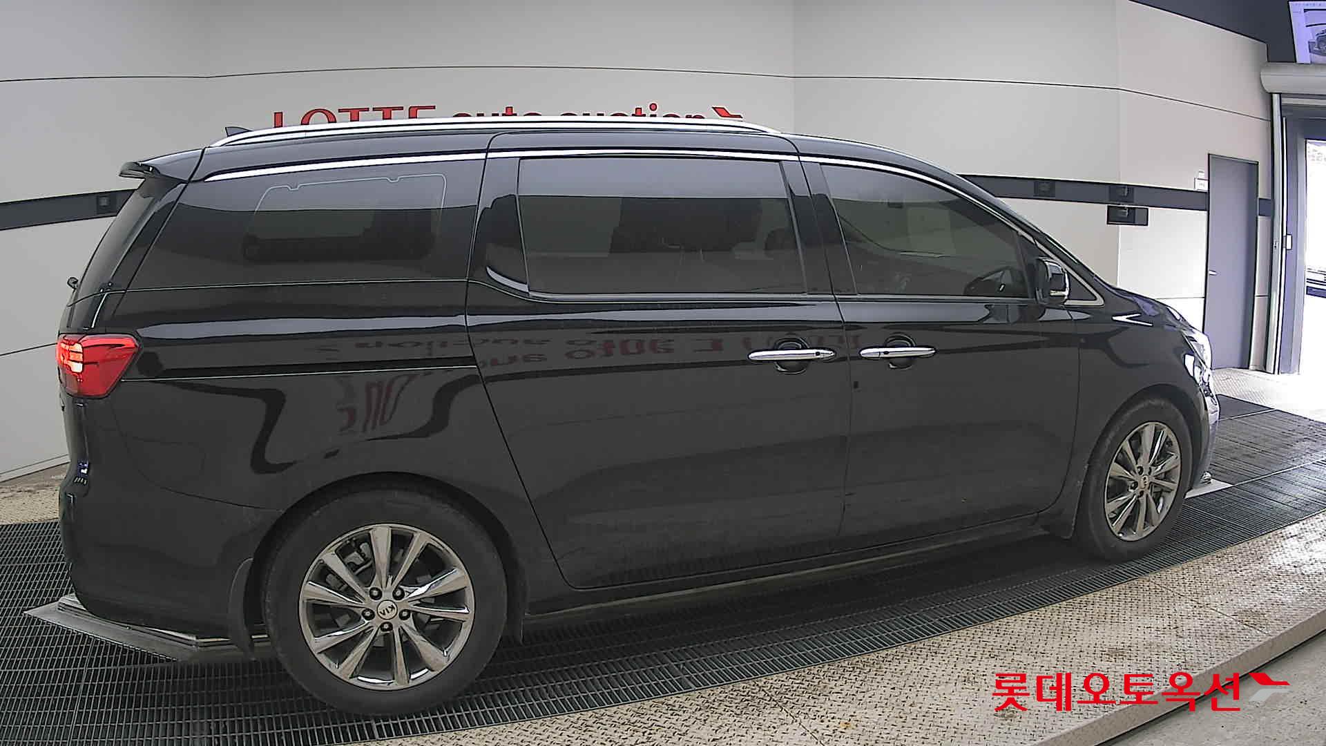 كيا نيو كارنيفال 2020 - صورة 20