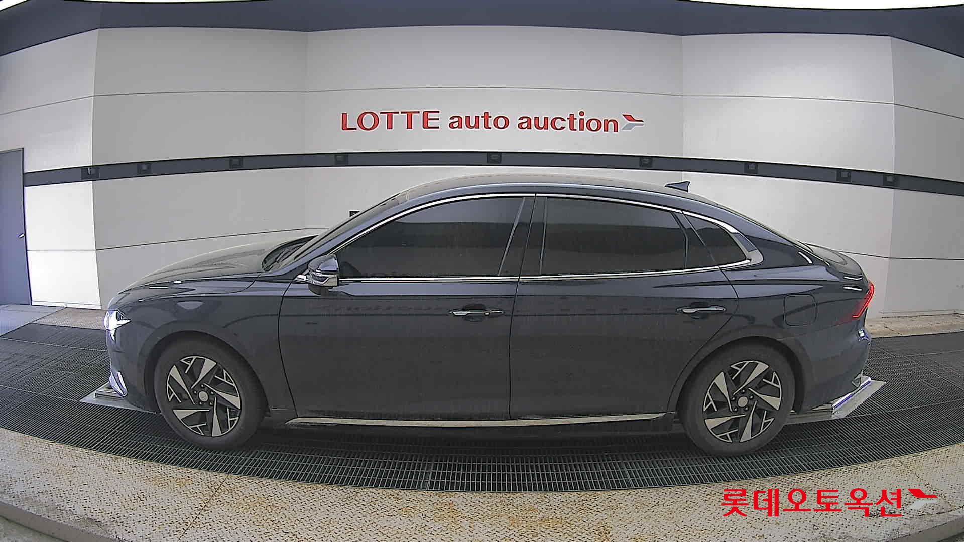 Hyundai Grandeur - 13