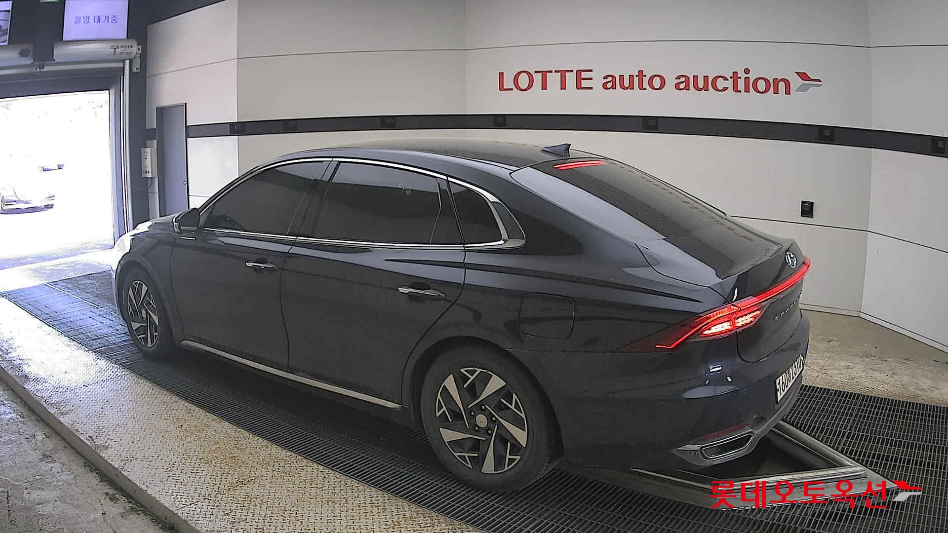 Hyundai Grandeur - 15