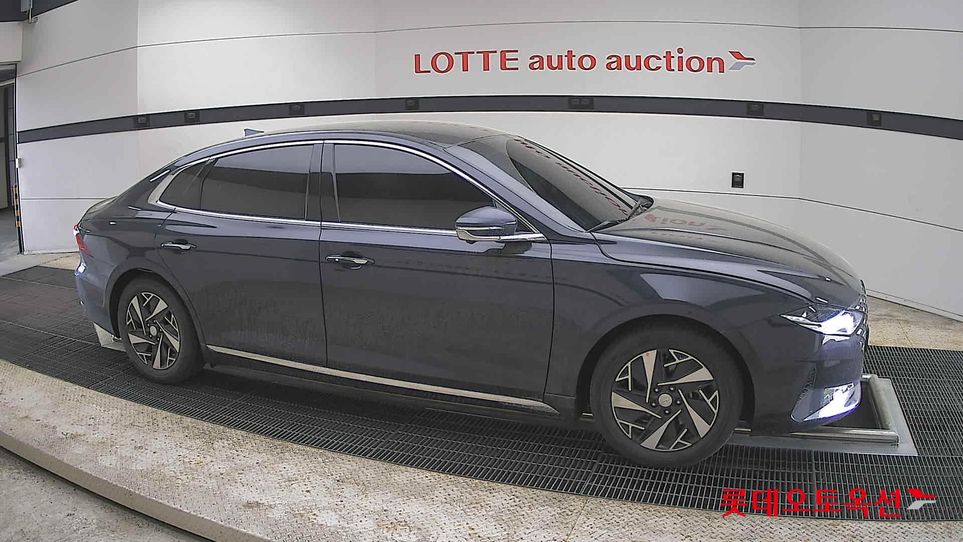 Hyundai Grandeur - 22