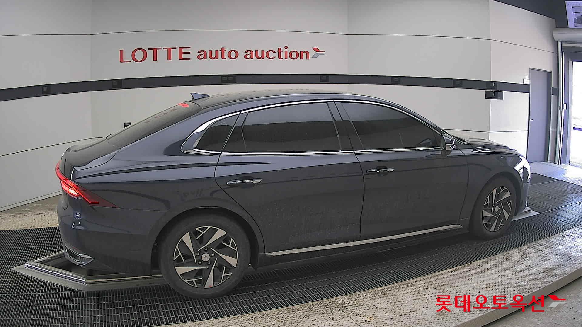 Hyundai Grandeur - 20