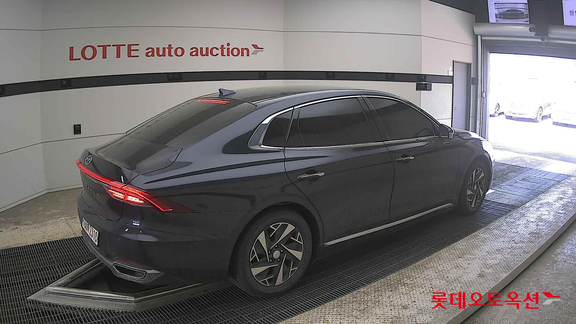 Hyundai Grandeur - 19
