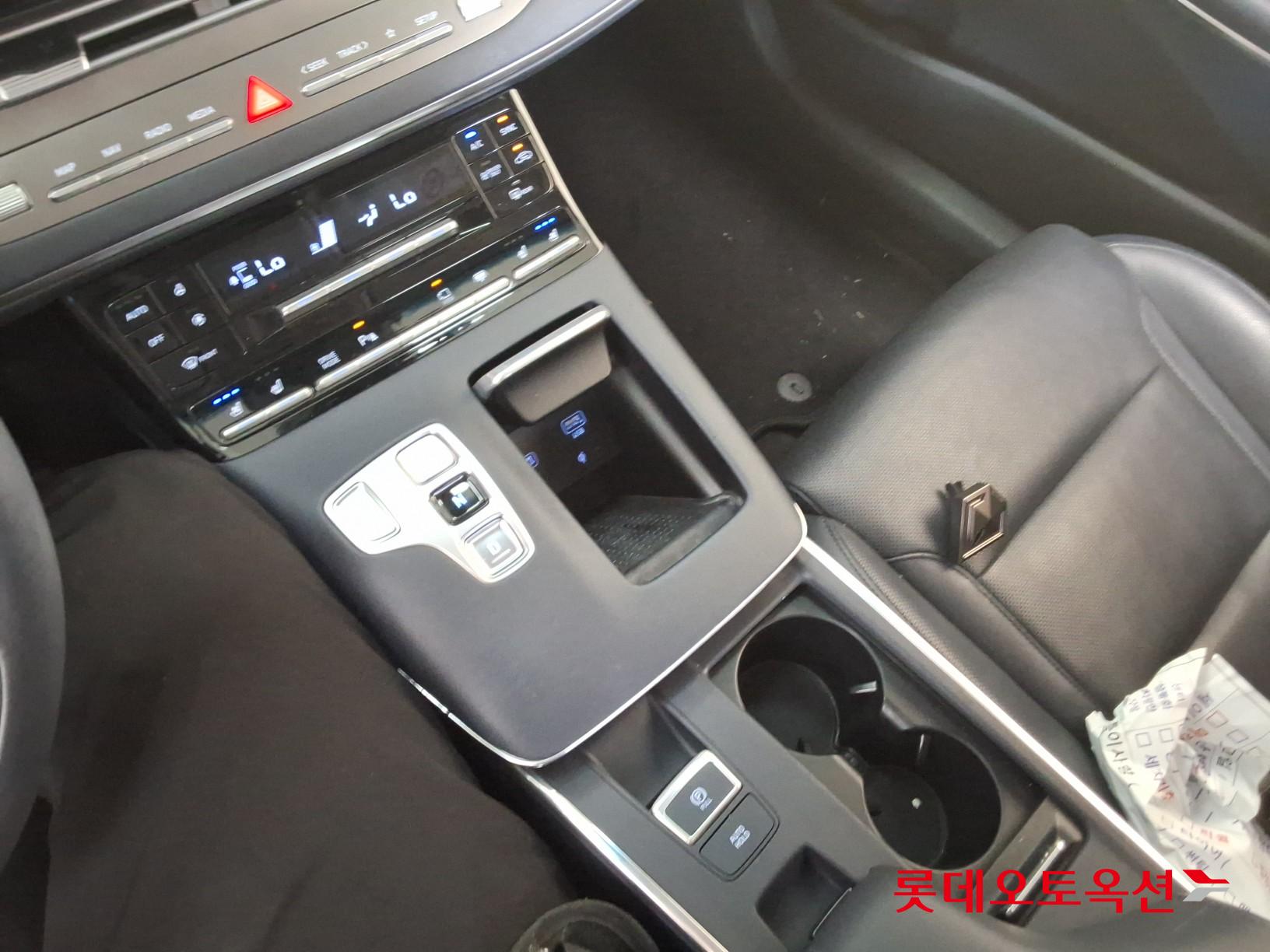 Hyundai Grandeur - 34