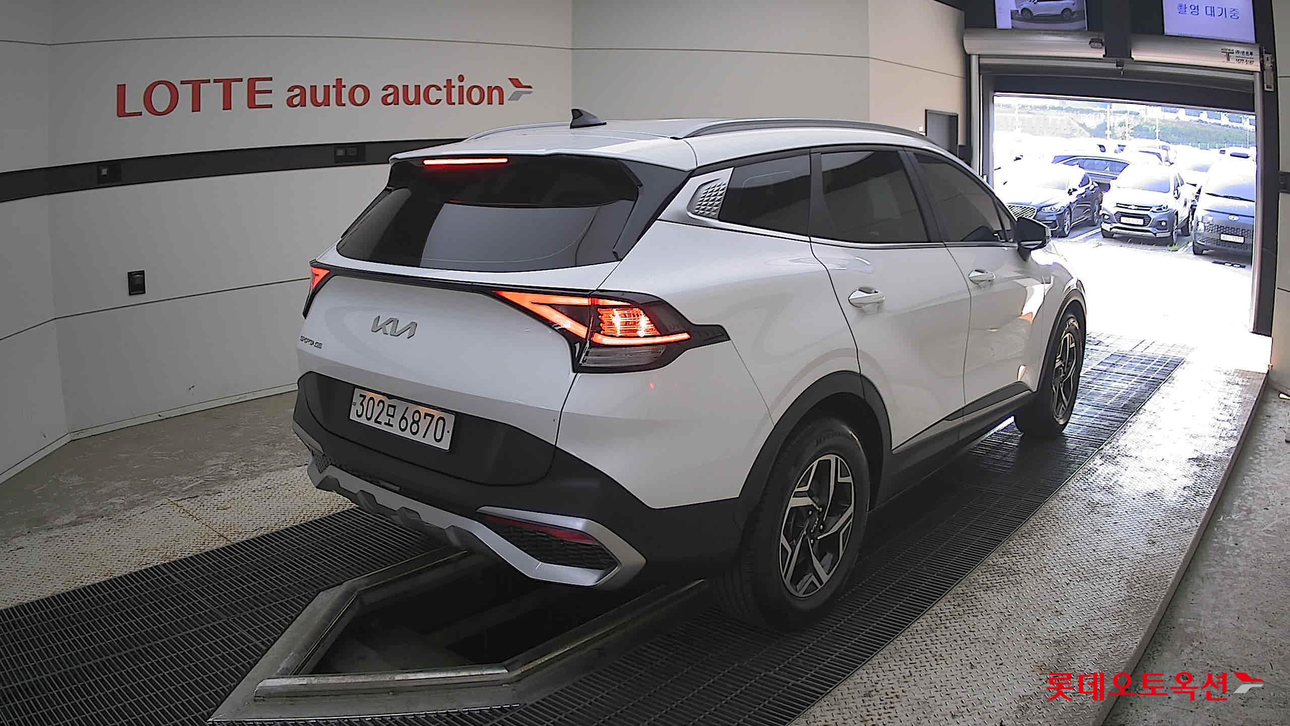2023 - kia sportage