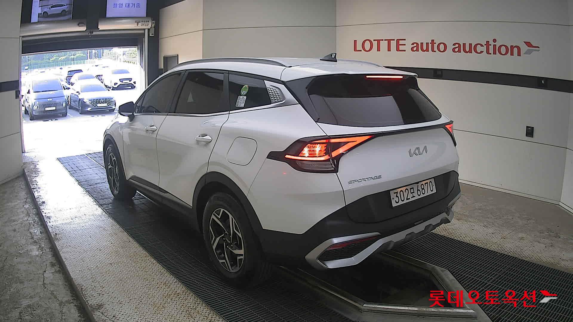 2023 - kia sportage