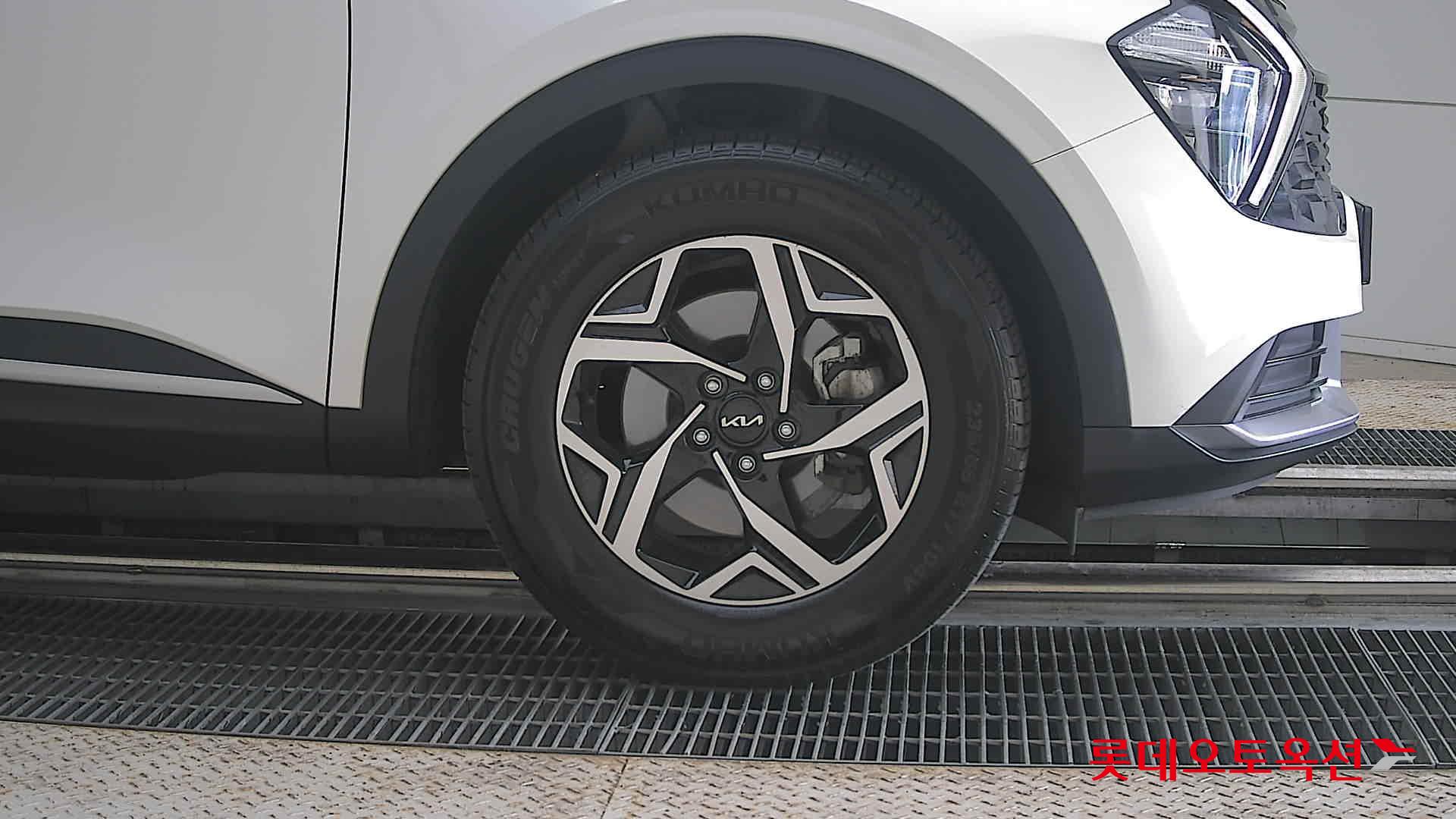 2023 - kia sportage
