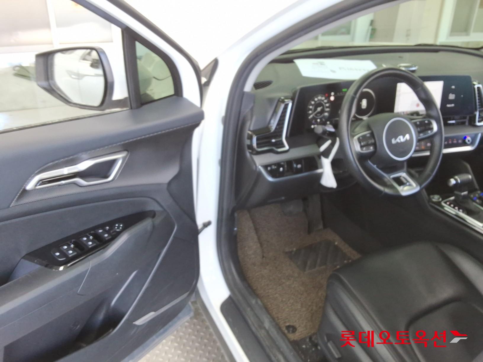2023 - kia sportage