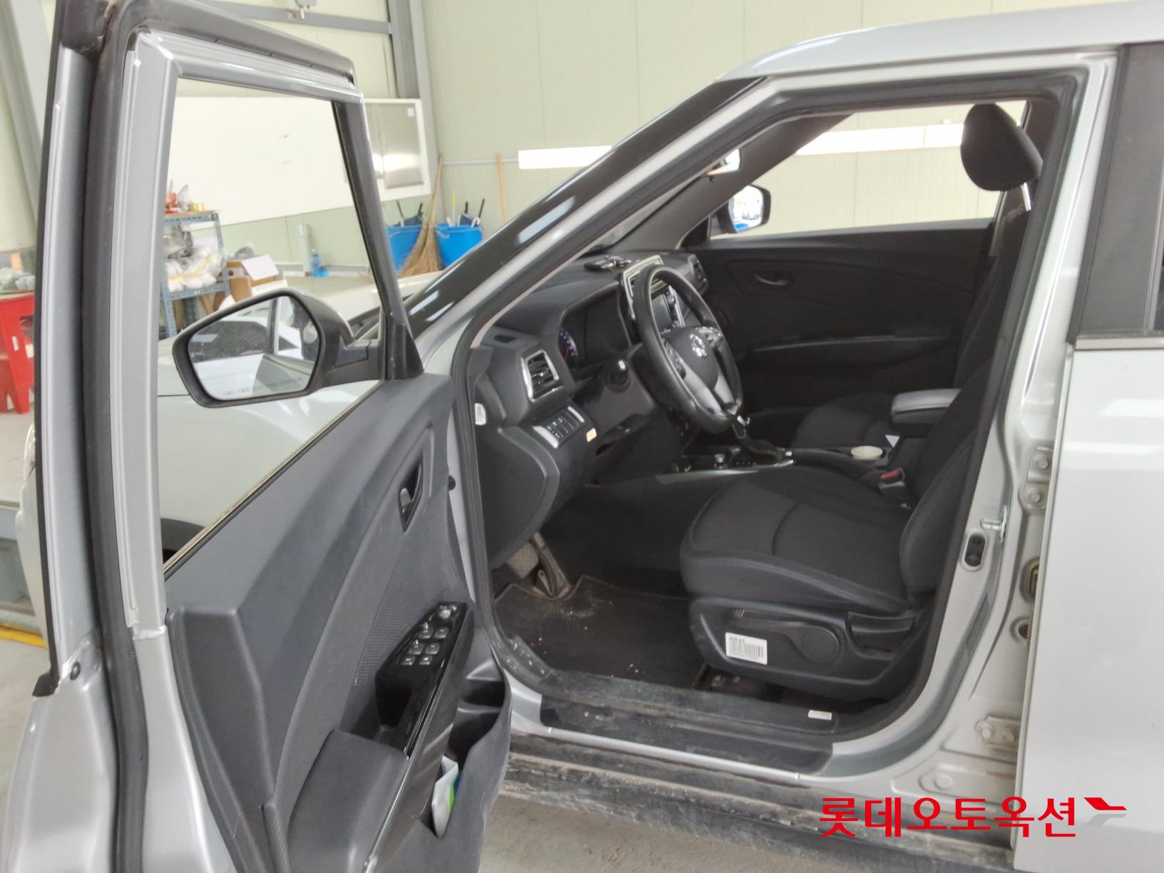 KG Mobility Tivoli 2020 - Image 37