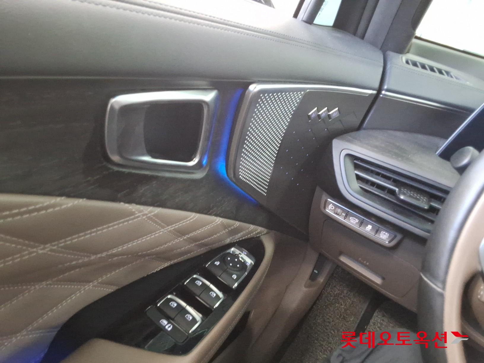 2022 - kia k8