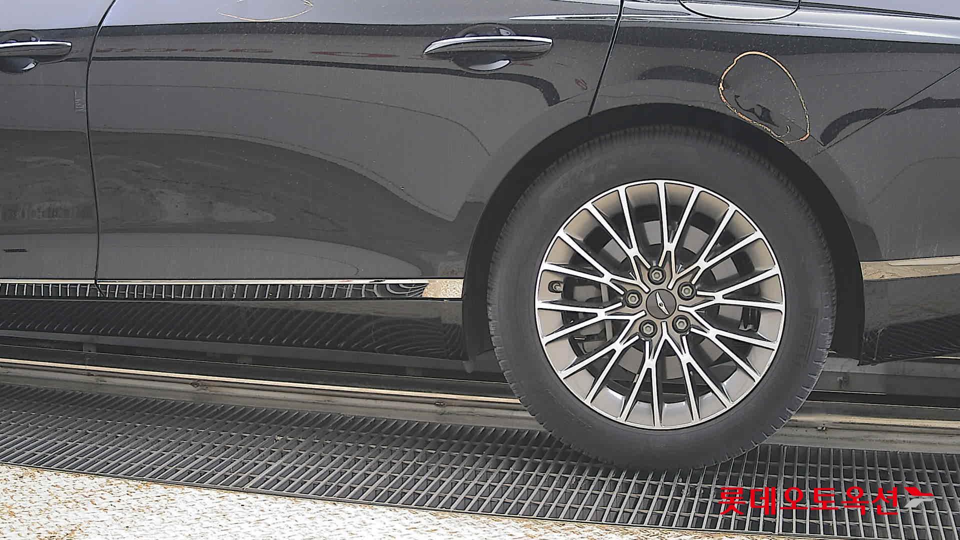 Genesis G80 - 26