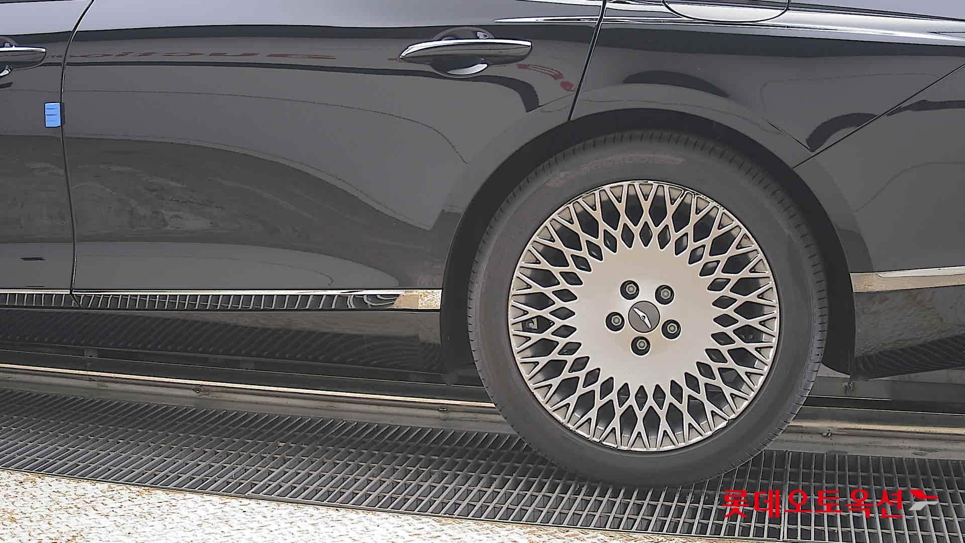 Genesis G80 - 26