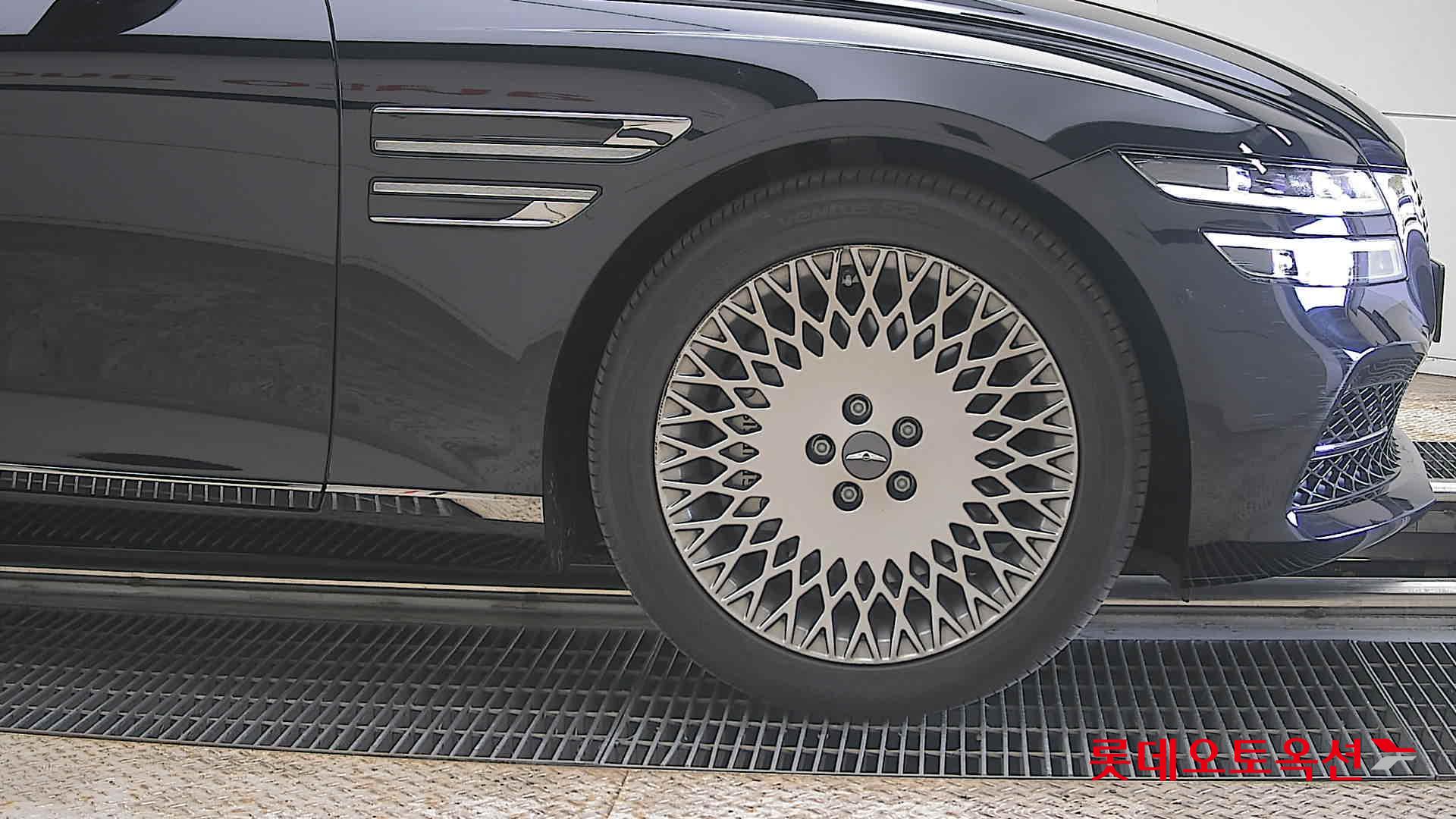 Genesis G80 - 27