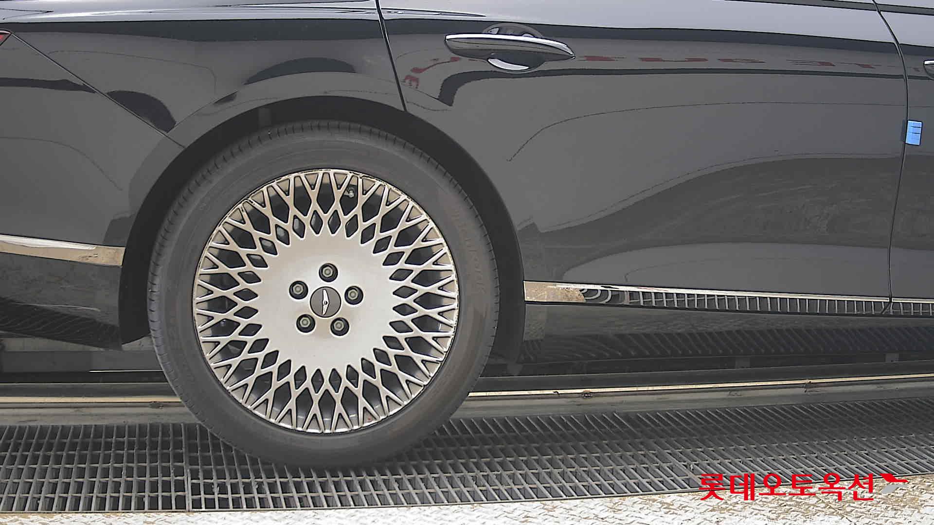 Genesis G80 - 28