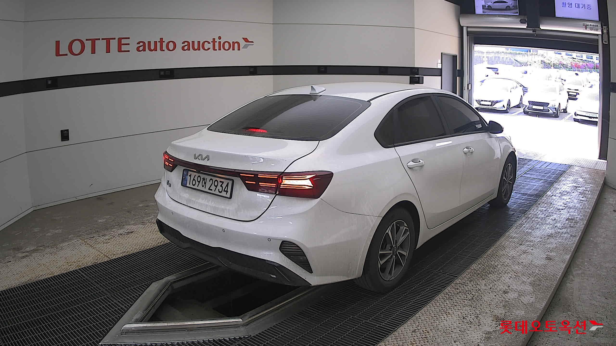 Kia K3 - 5