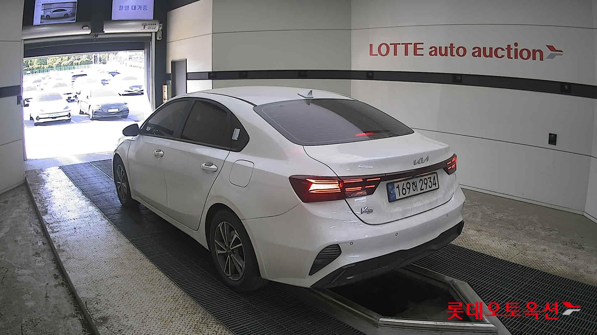 Kia K3 - 4