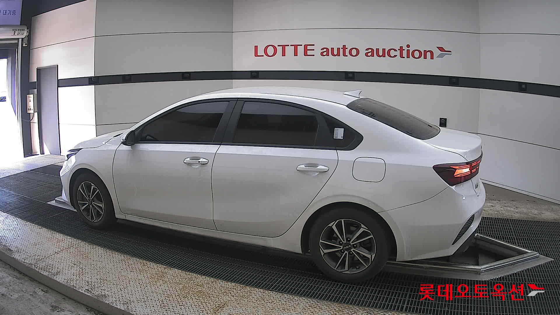 Kia K3 - 14