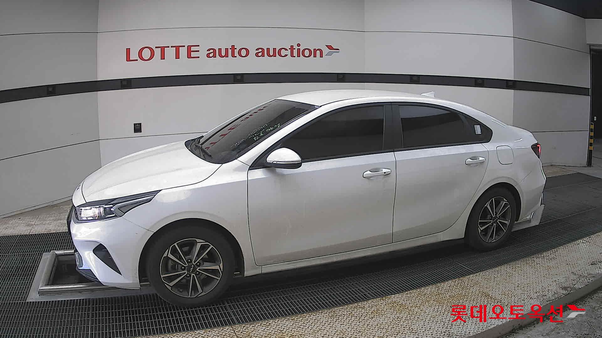 Kia K3 - 12