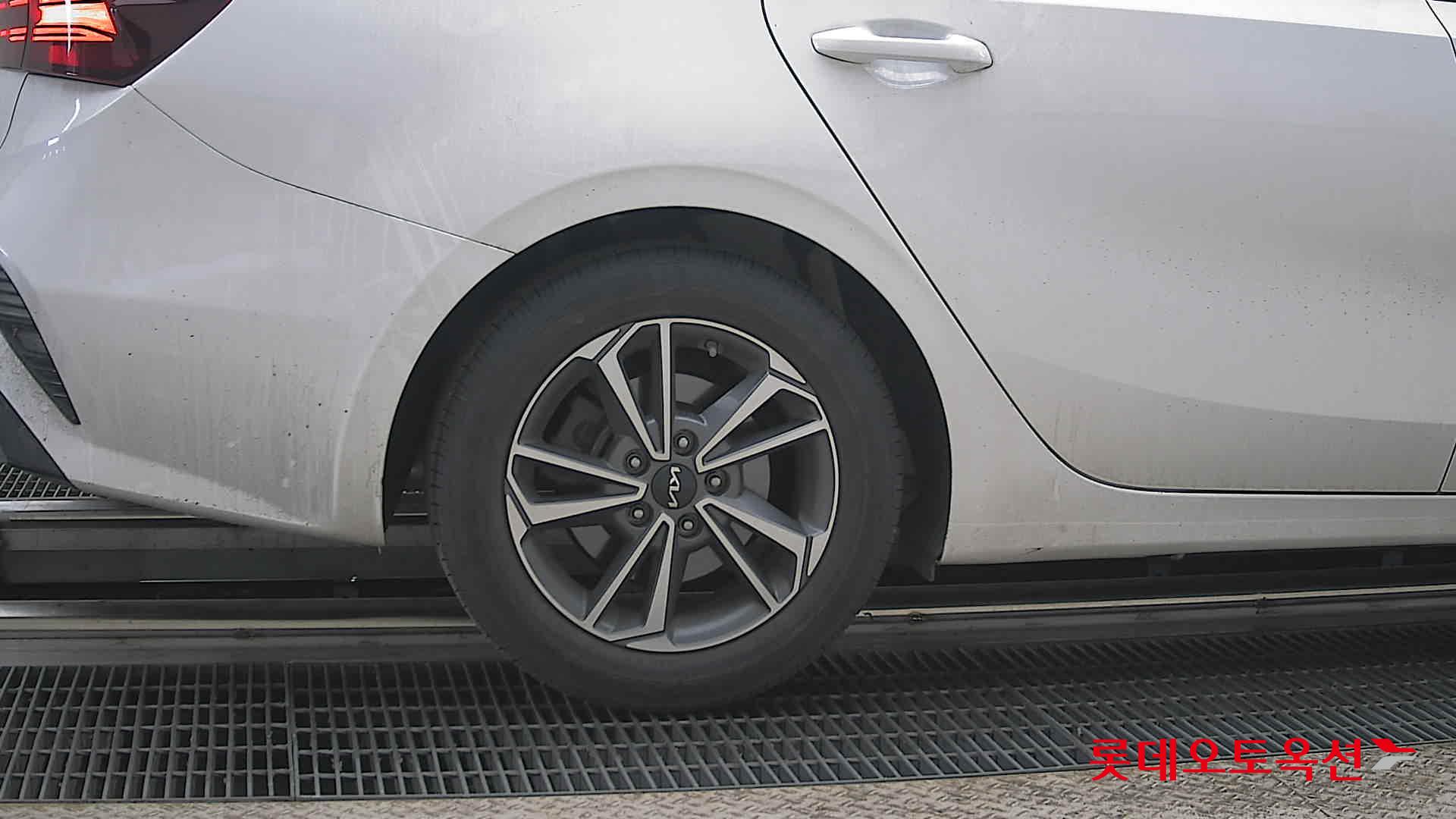 Kia K3 - 28