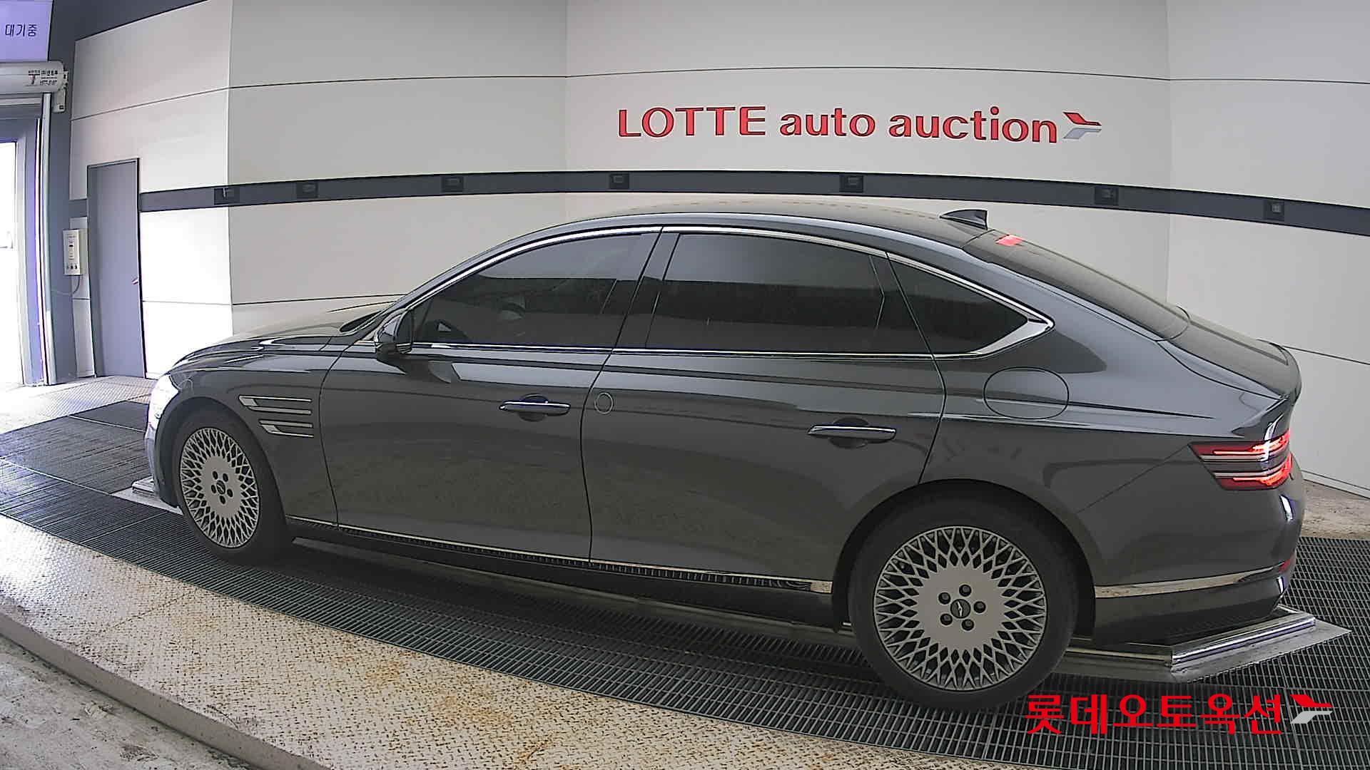 Genesis G80 - 14