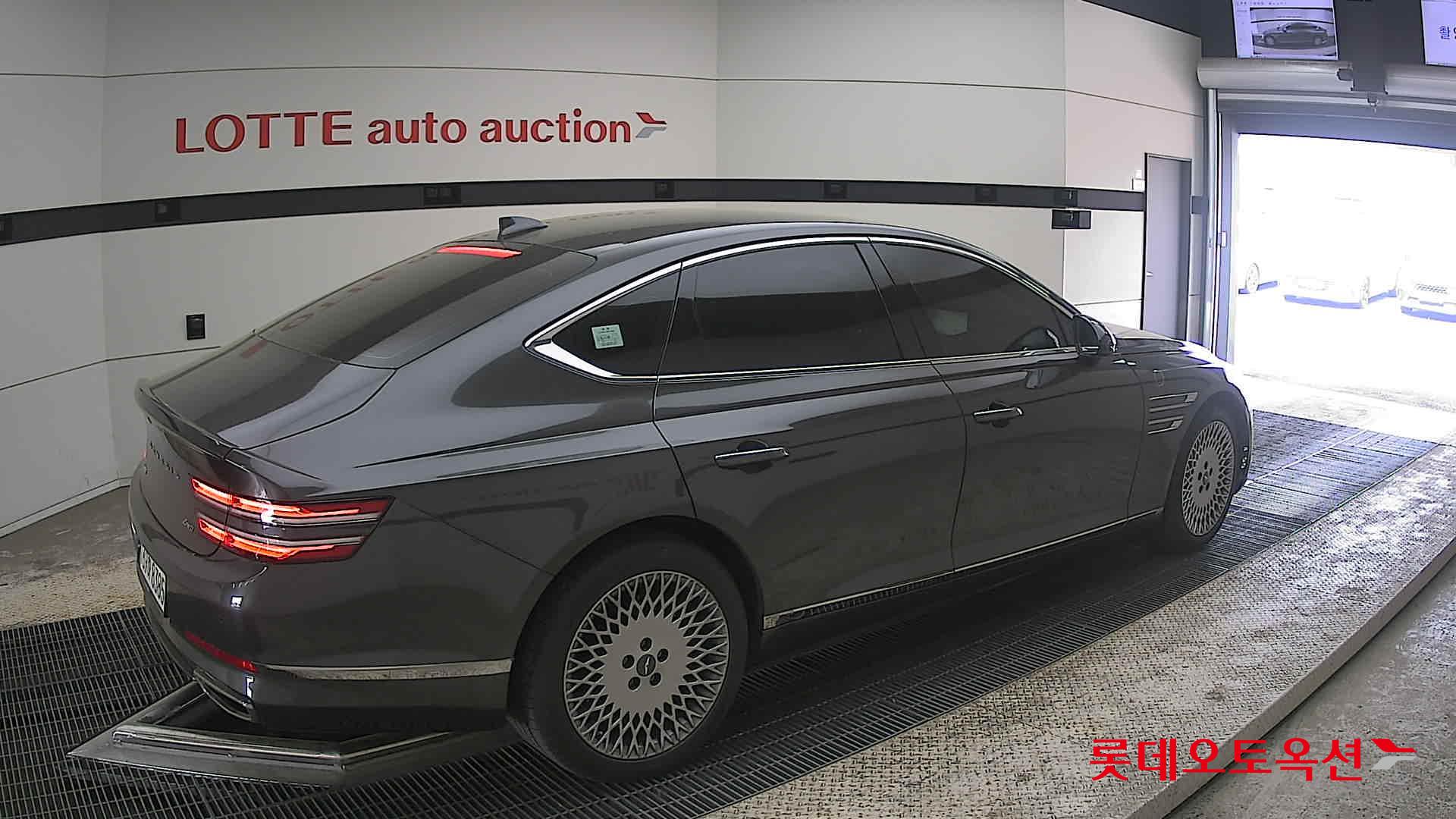 Genesis G80 - 19