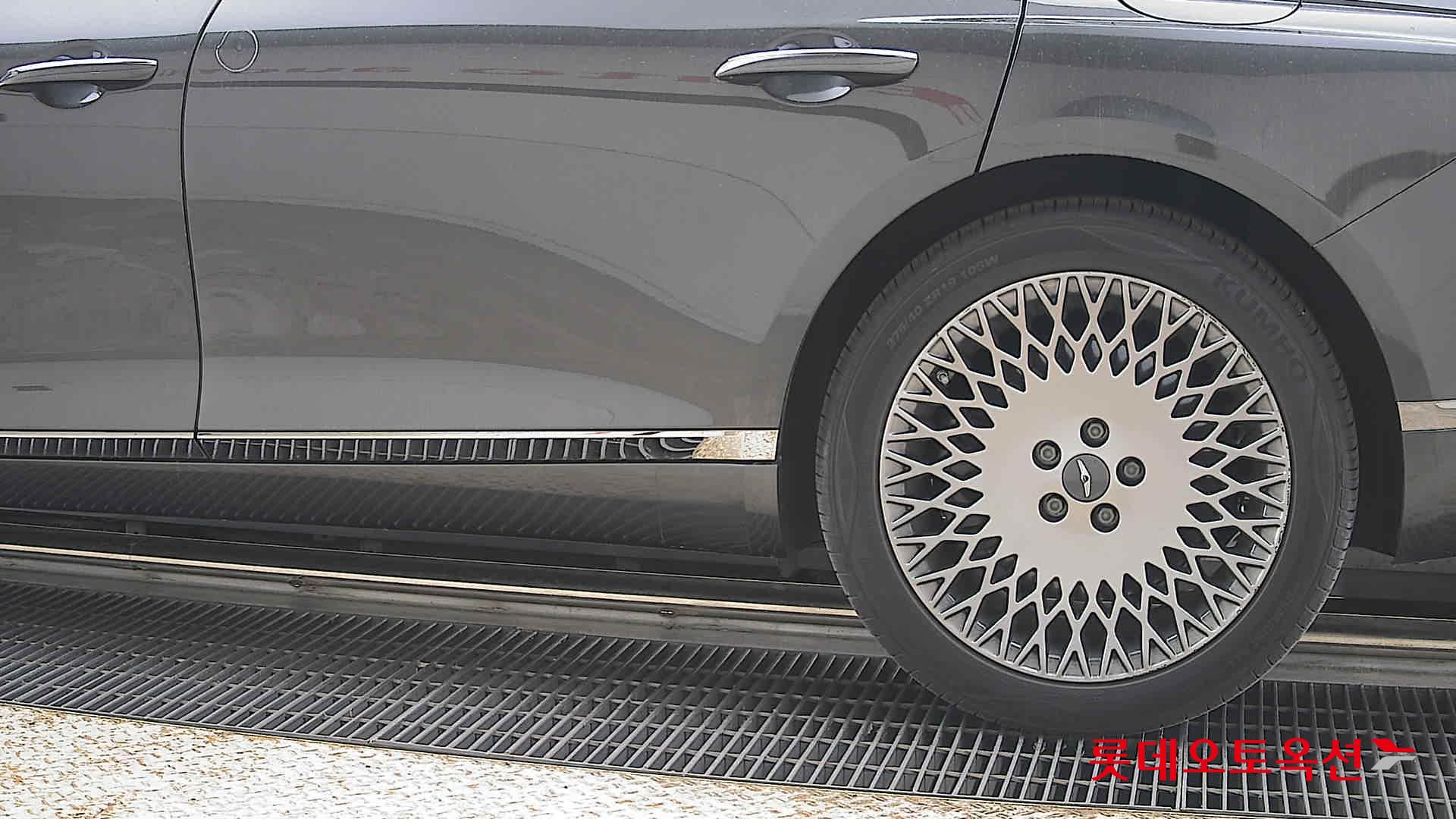 Genesis G80 - 26