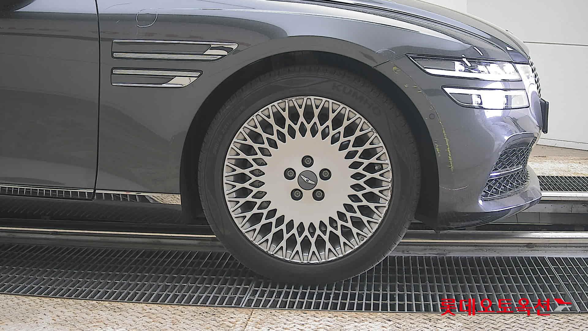 Genesis G80 - 27