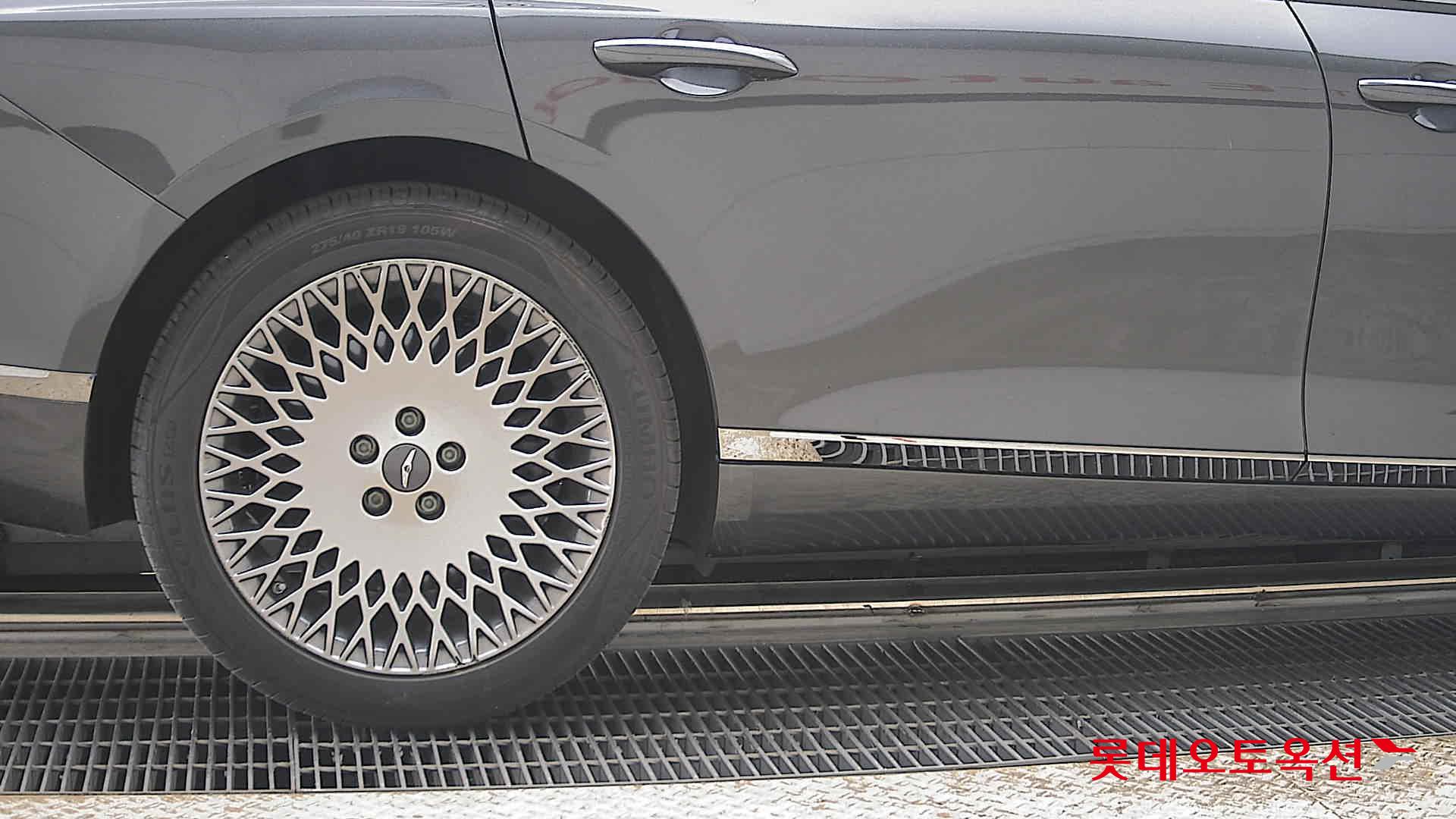 Genesis G80 - 28