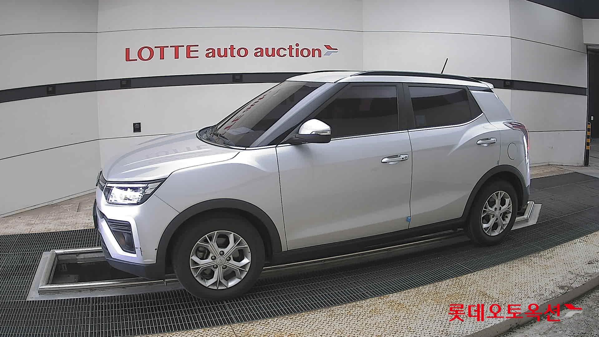 KG Mobility Tivoli - 12