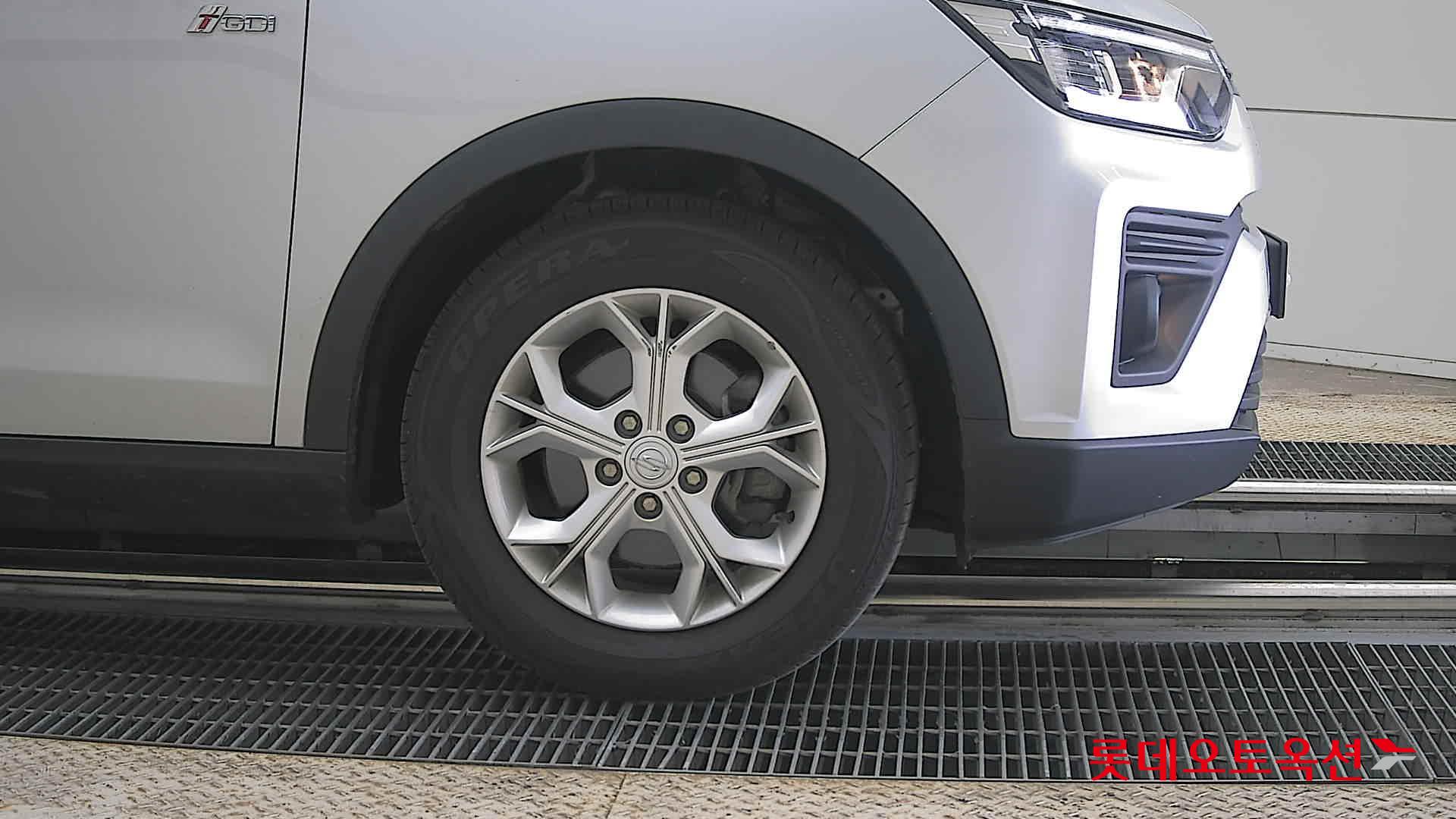 KG Mobility Tivoli - 27