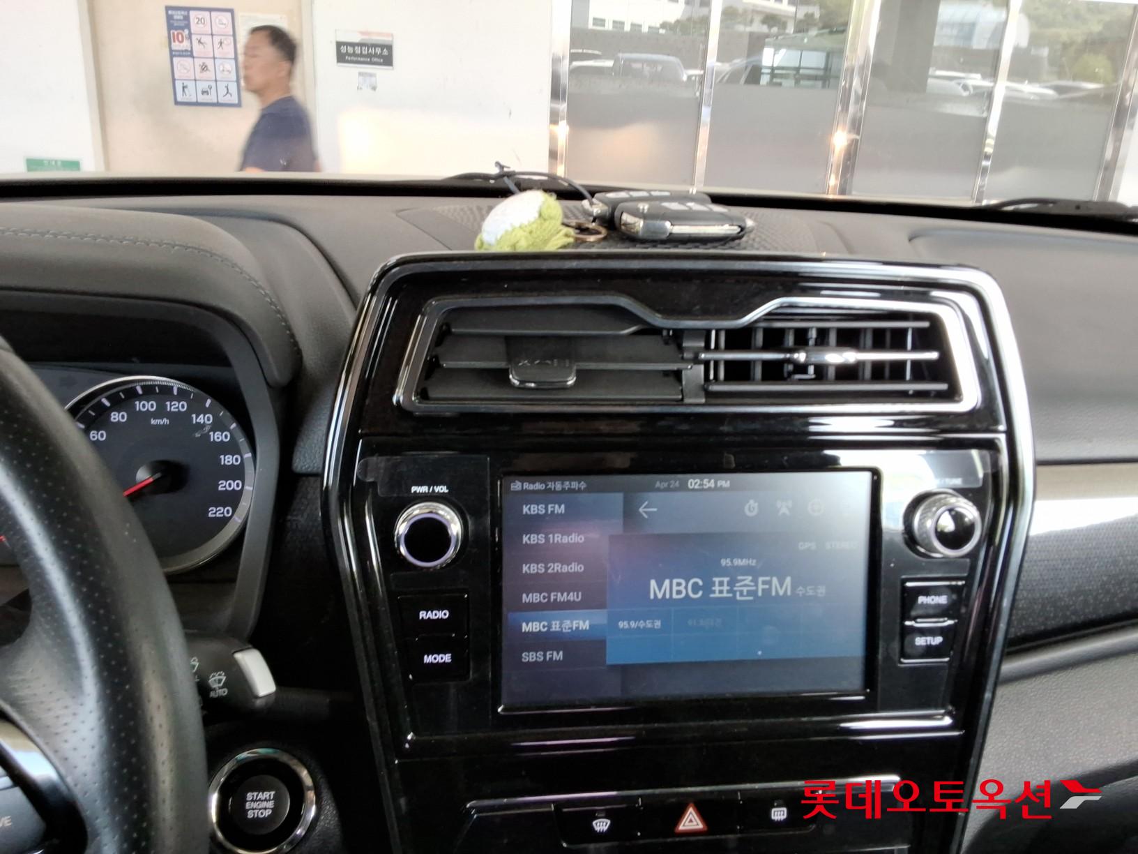 KG Mobility Tivoli - 31