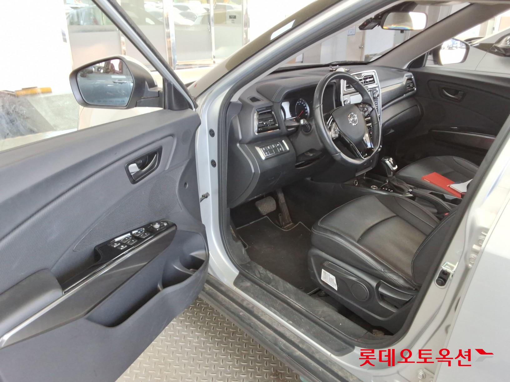 KG Mobility Tivoli - 36