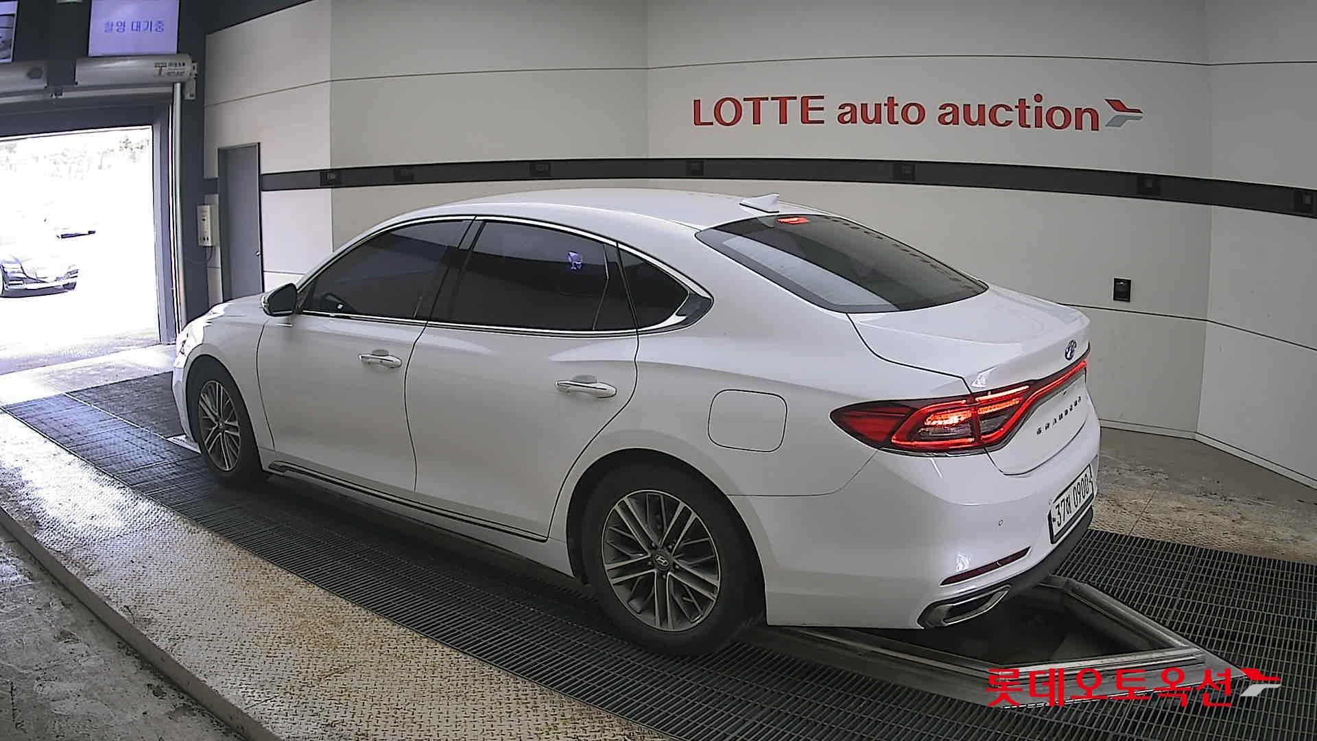 Hyundai Grandeur 2019 - Image 15