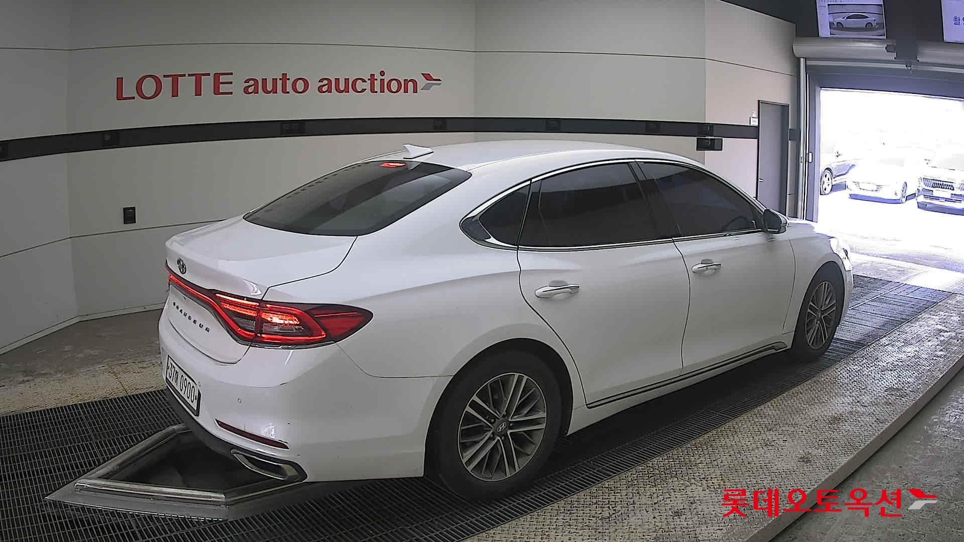 Hyundai Grandeur 2019 - Image 19
