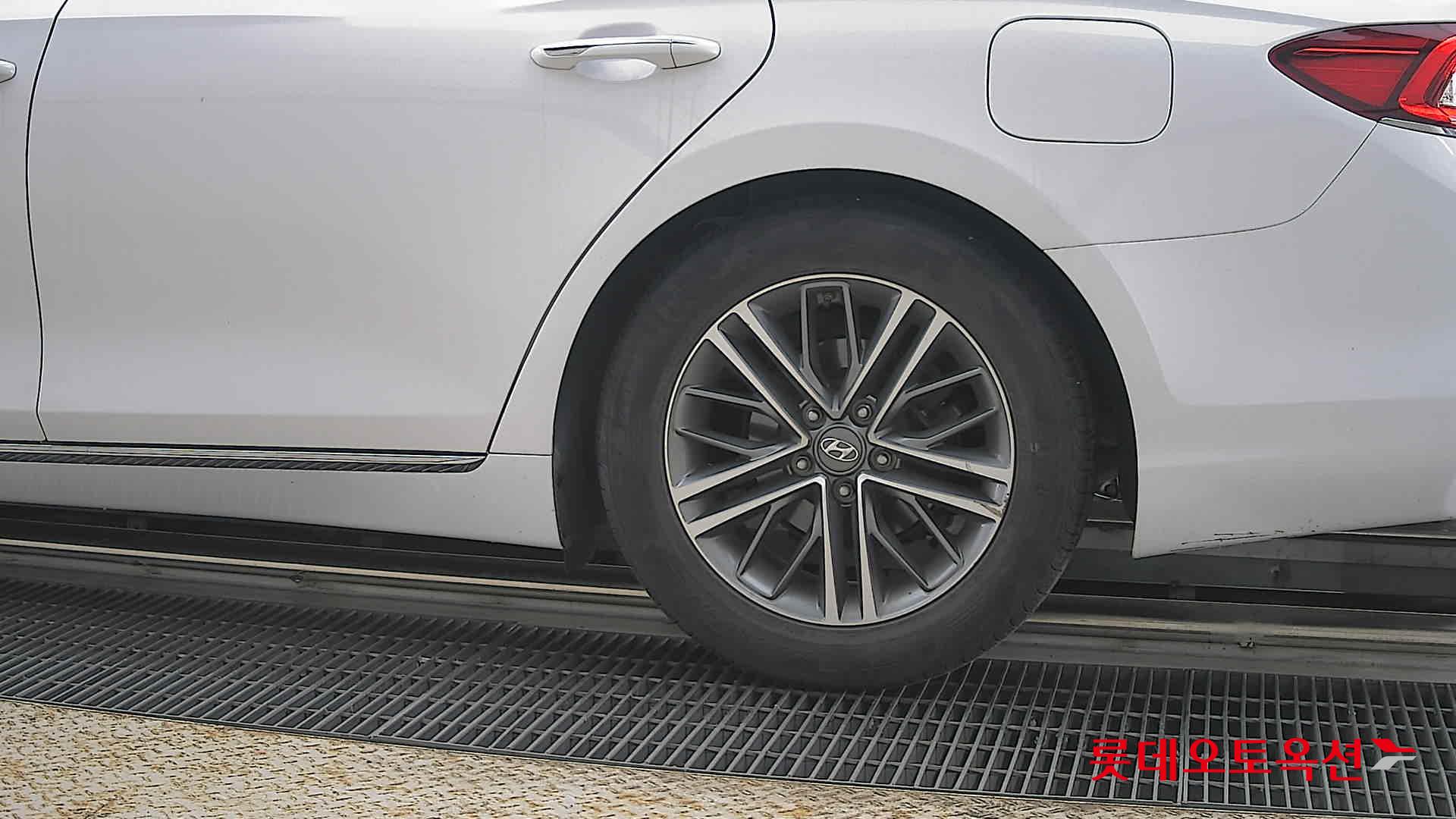 Hyundai Grandeur 2019 - Image 26