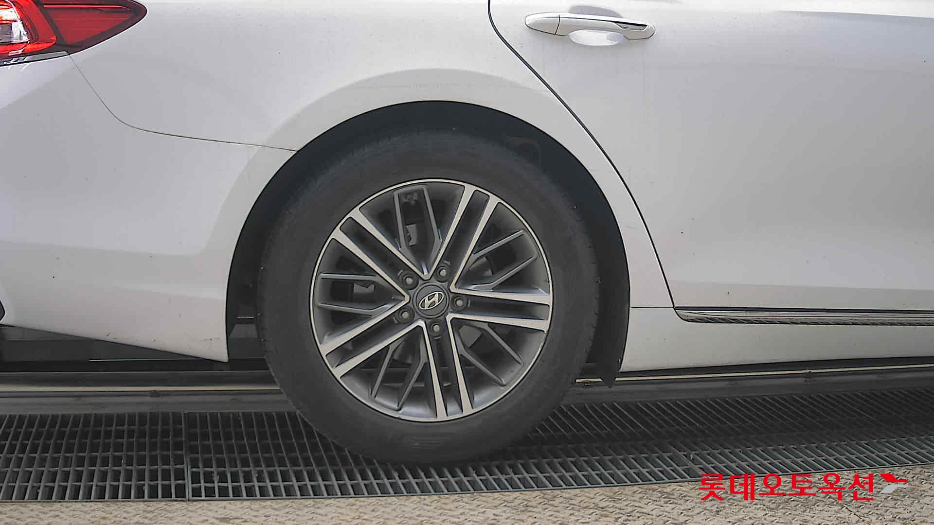 Hyundai Grandeur 2019 - Image 28