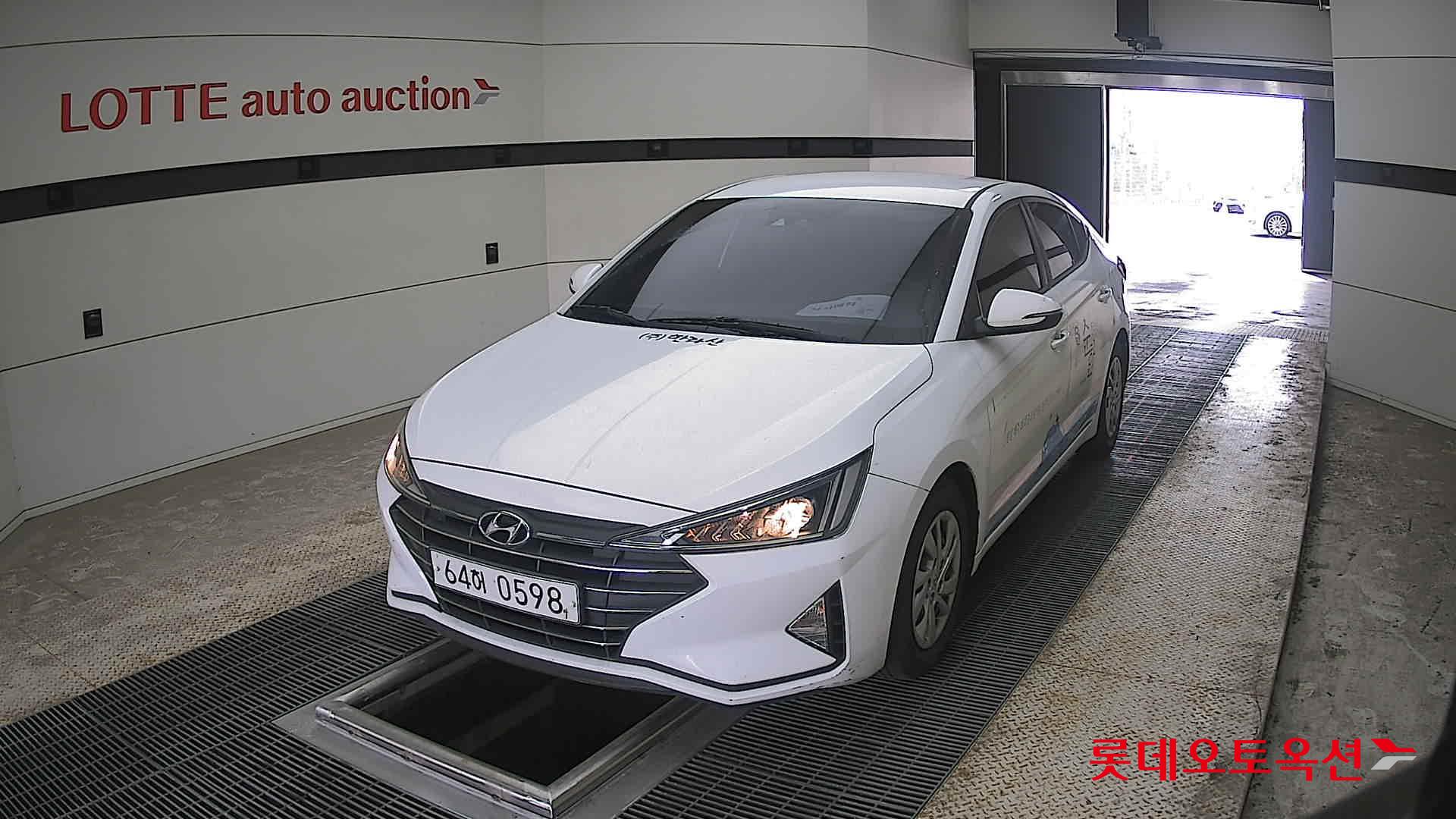 Hyundai Elantra 2020 - Image 10