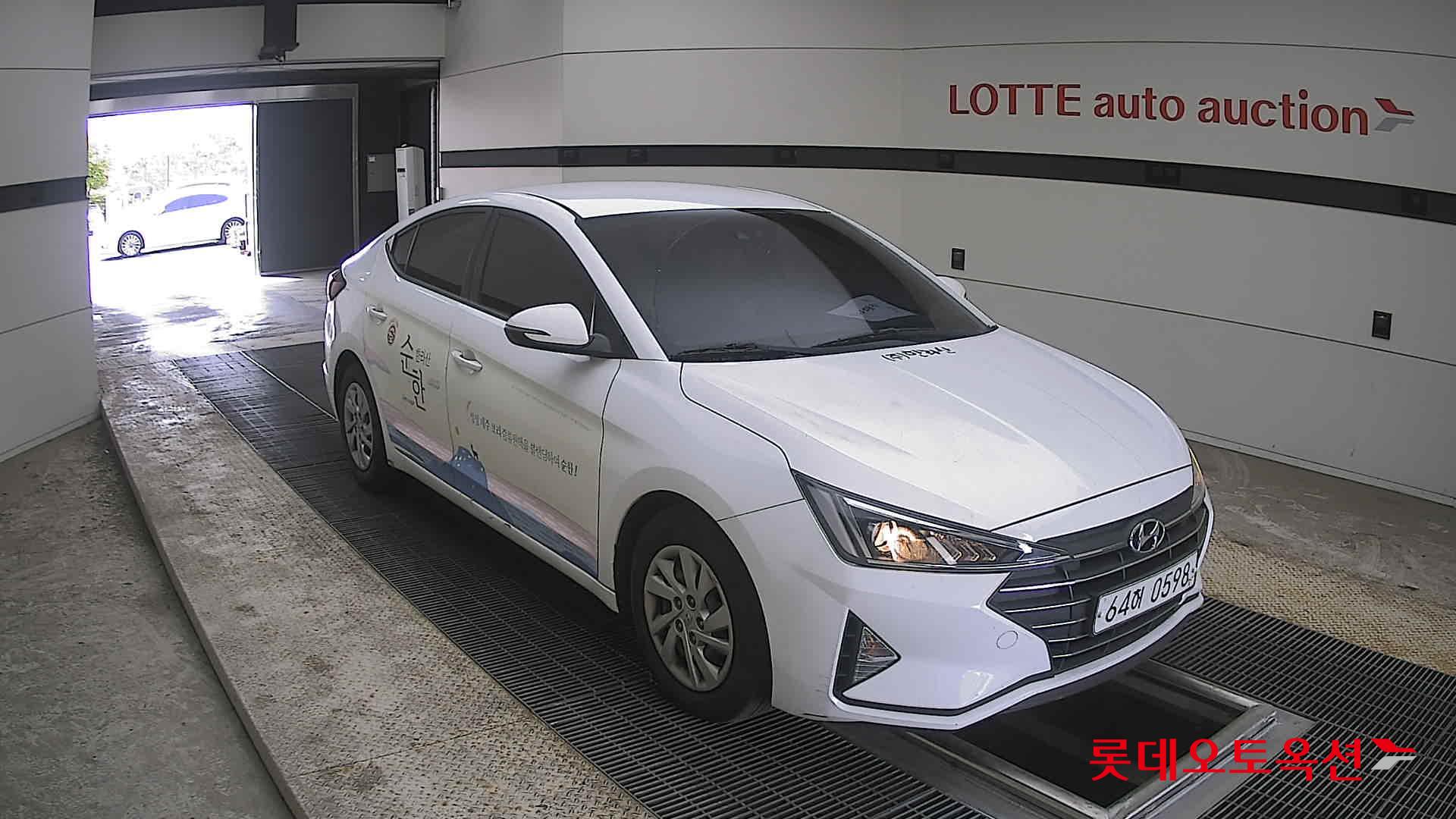Hyundai Elantra 2020 - Image 6