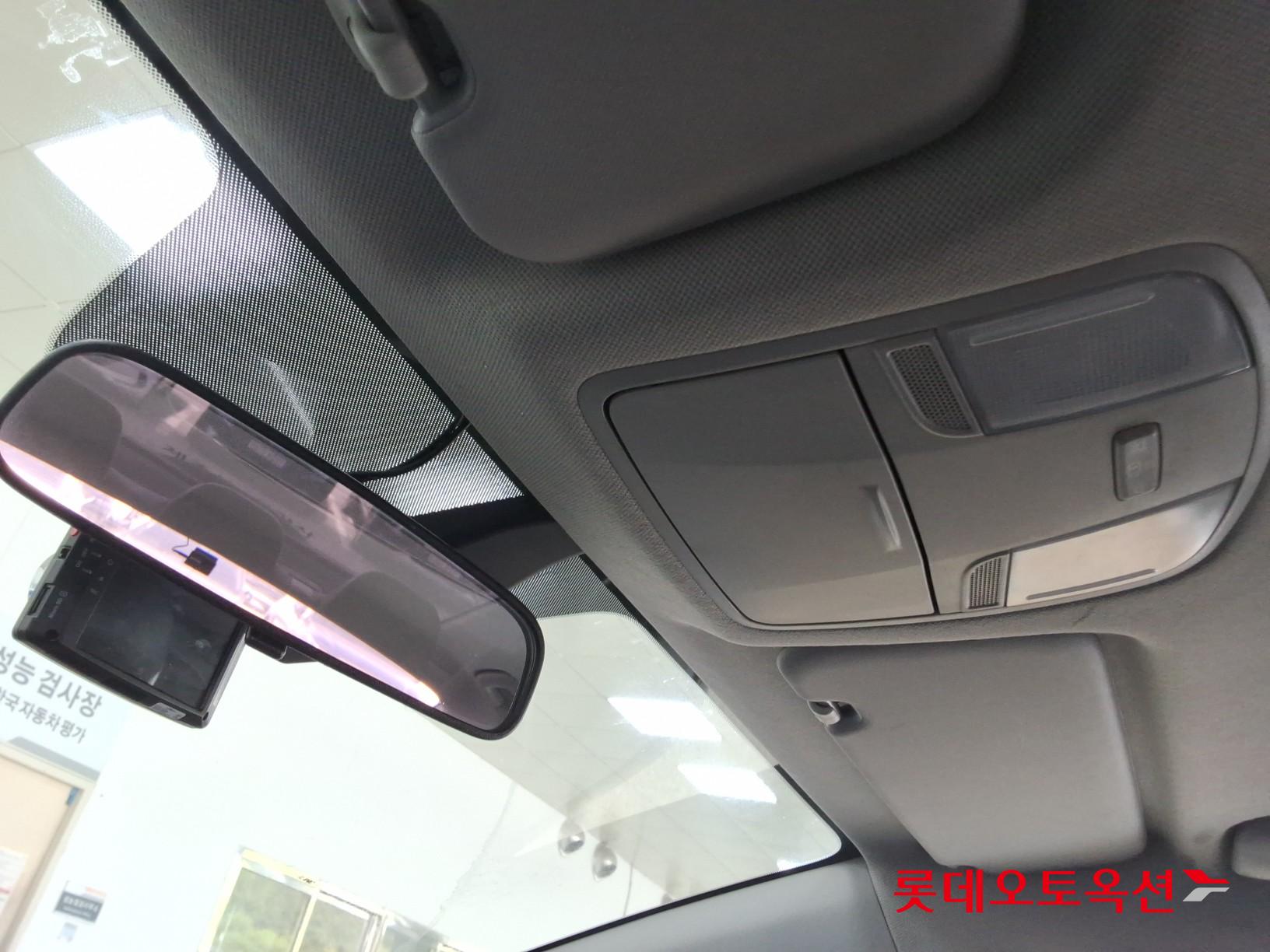 Hyundai Elantra 2020 - Image 33