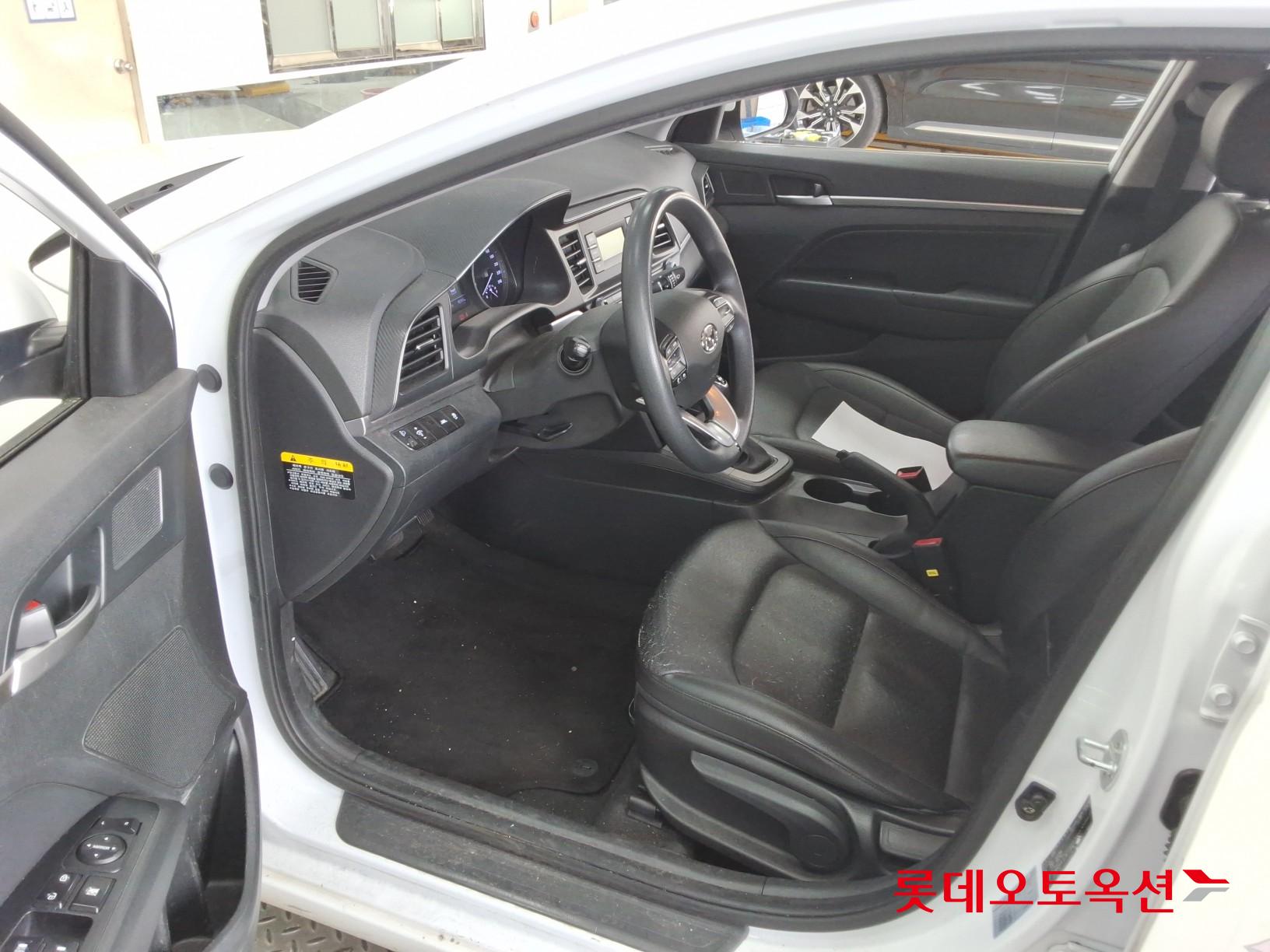 Hyundai Elantra 2020 - Image 36