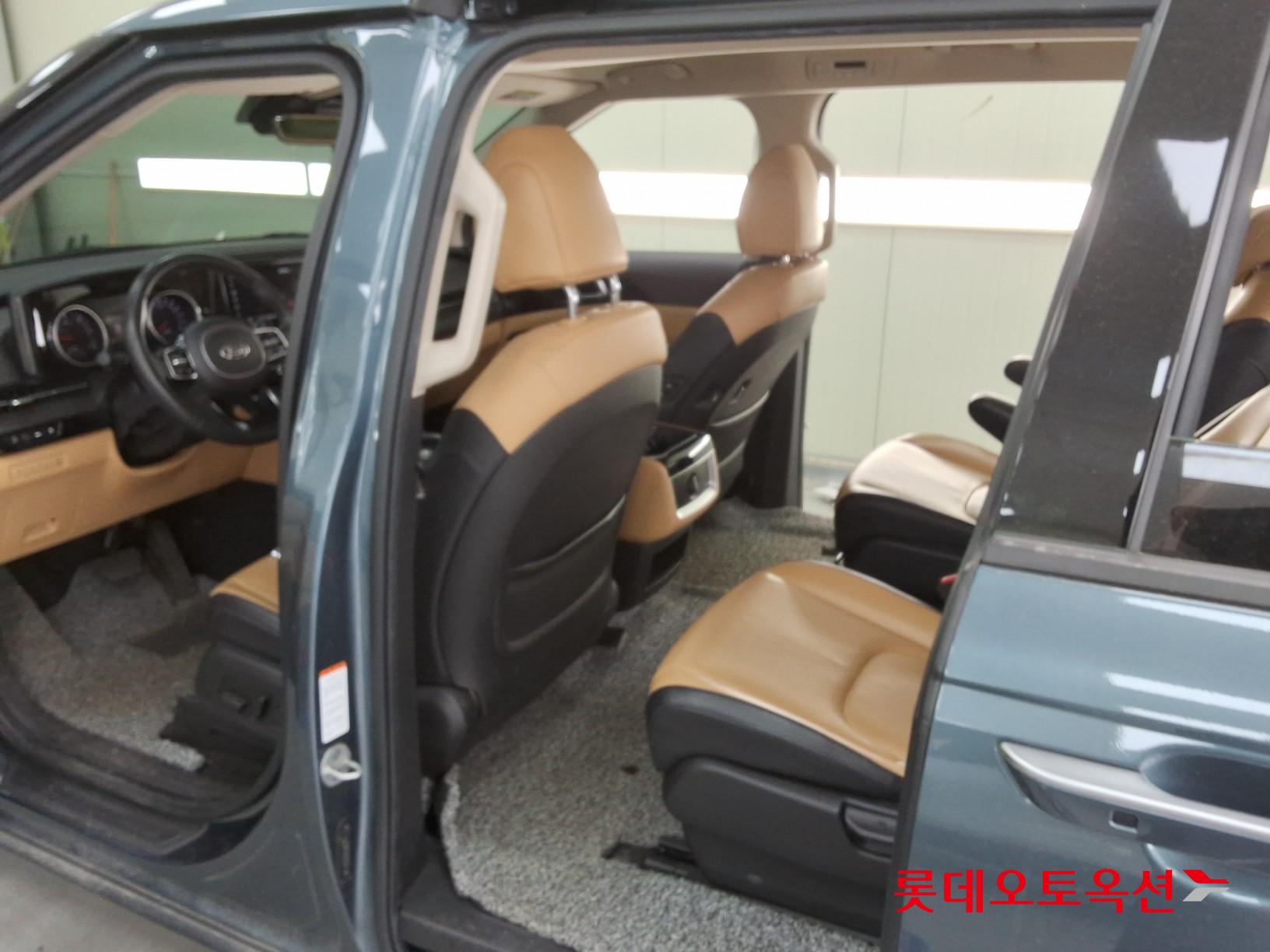 Kia Carnival 2021 - Image 37