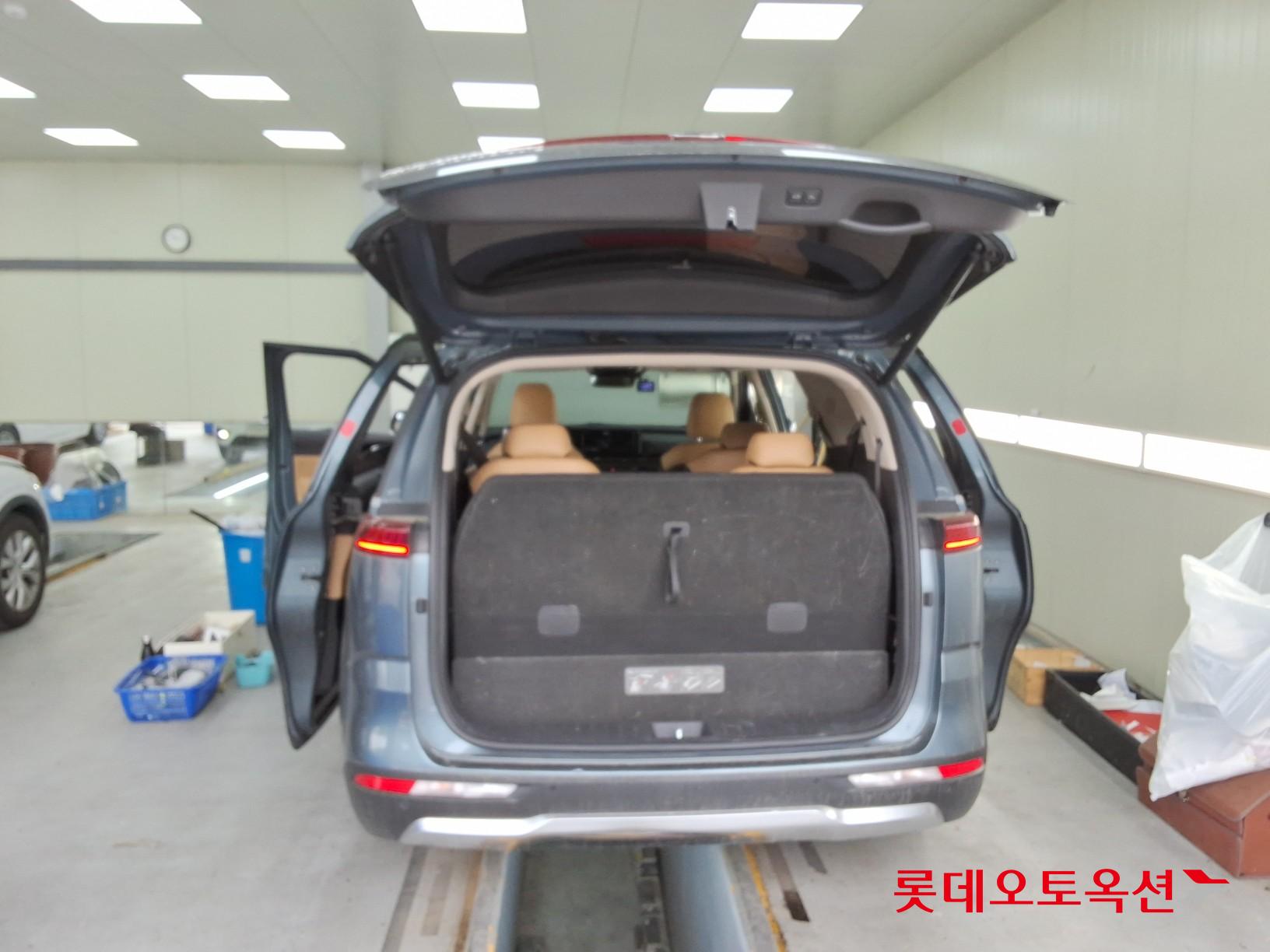 Kia Carnival 2021 - Image 9