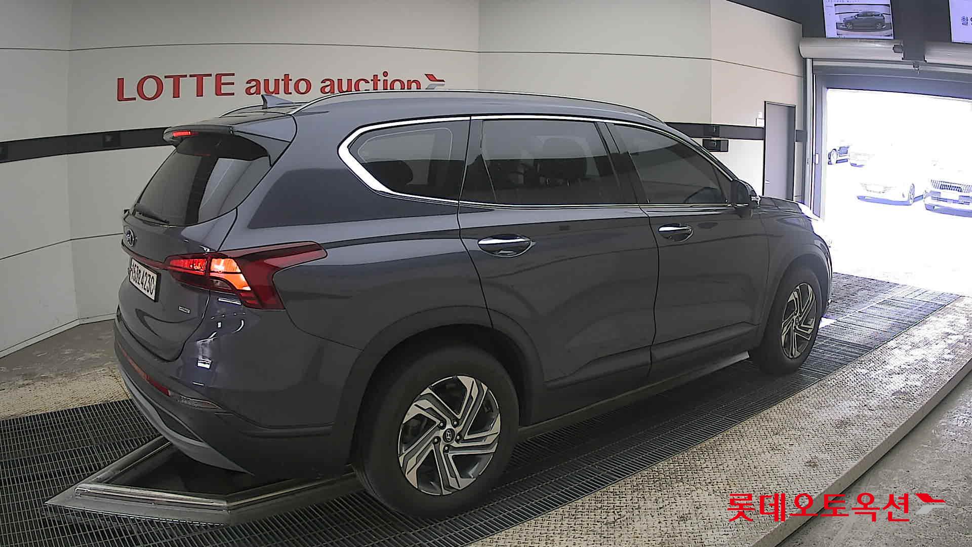 هيونداي سانتافي 2021 - صورة 19