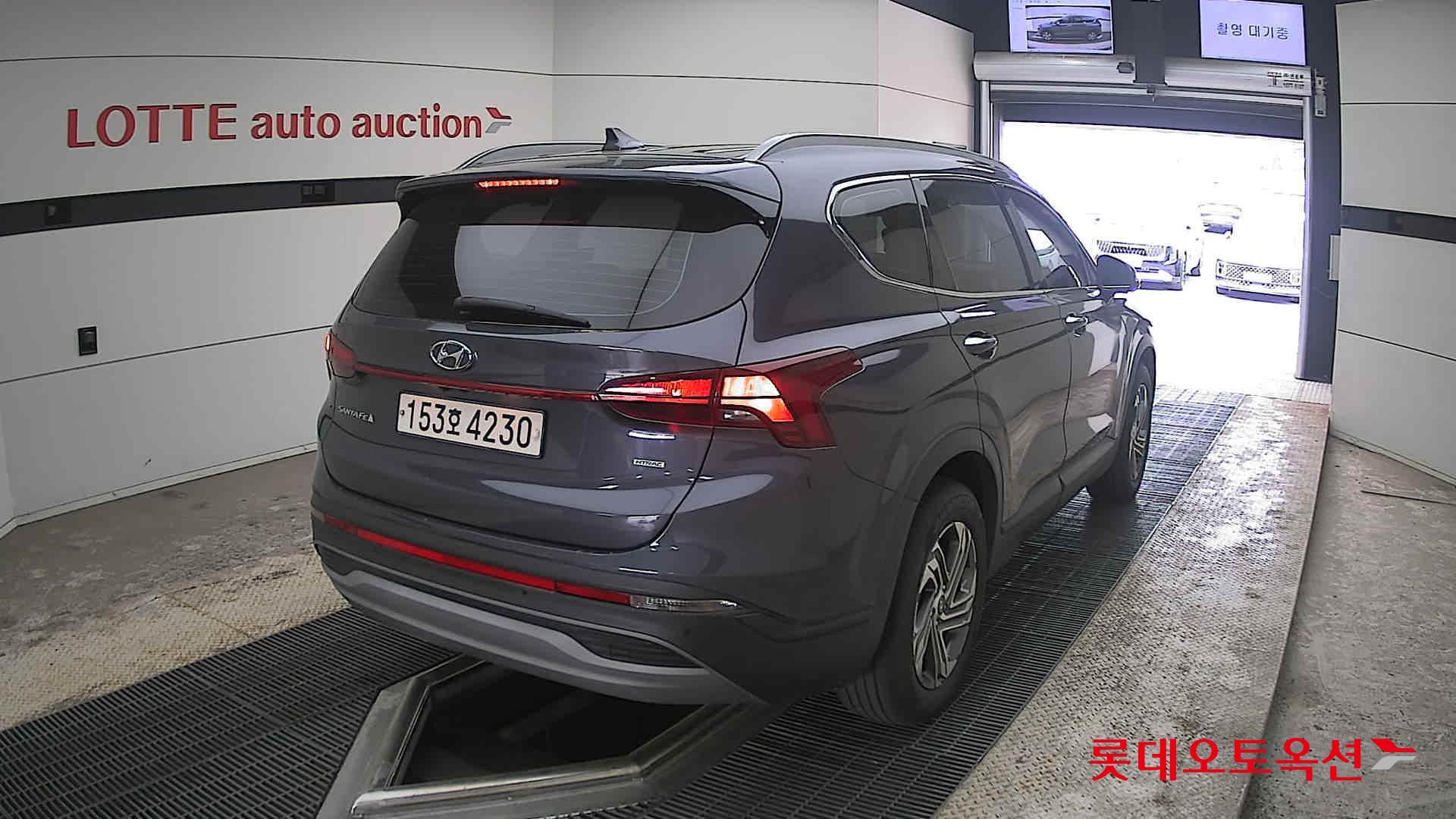 هيونداي سانتافي 2021 - صورة 18