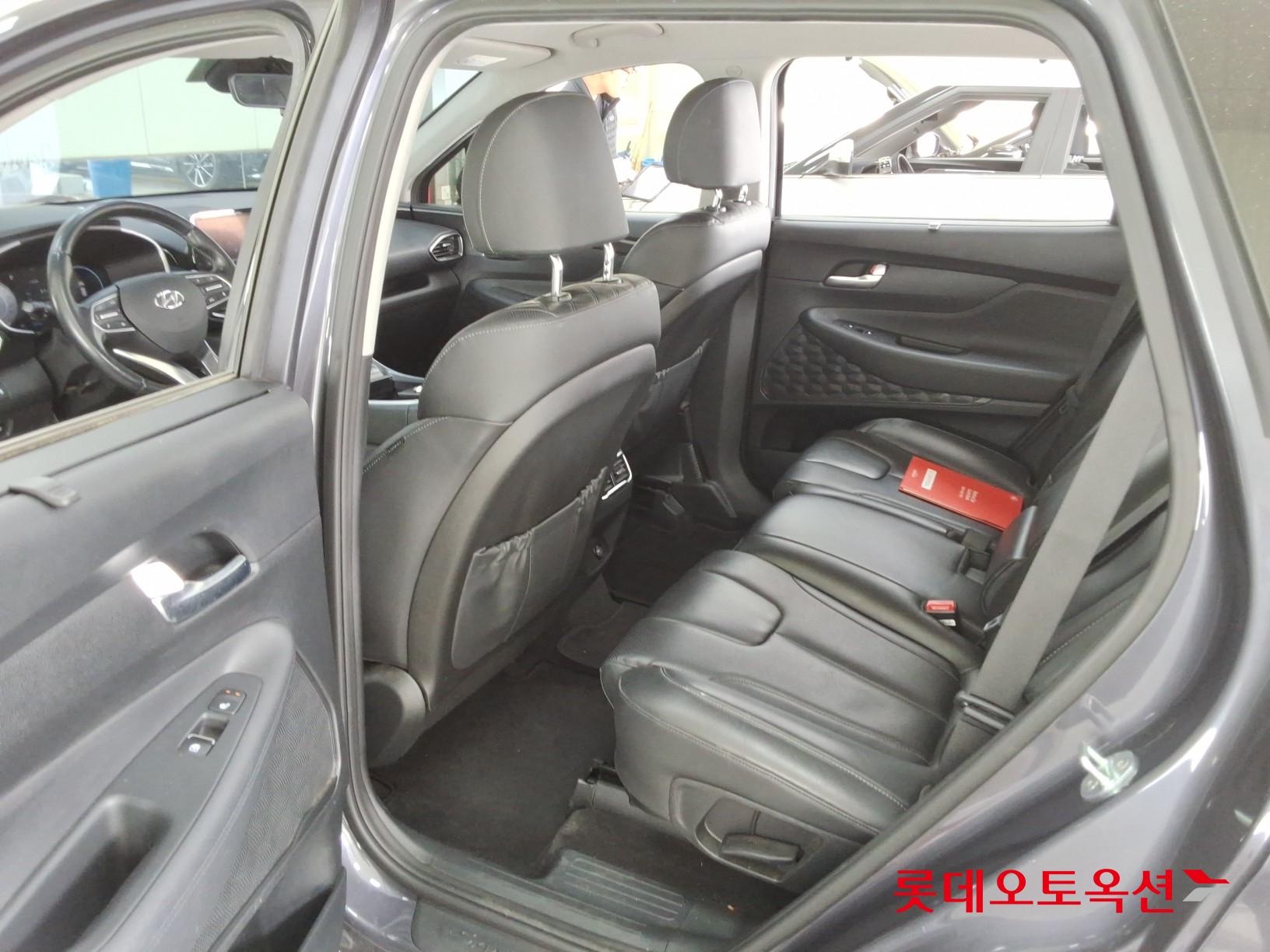 هيونداي سانتافي 2021 - صورة 36