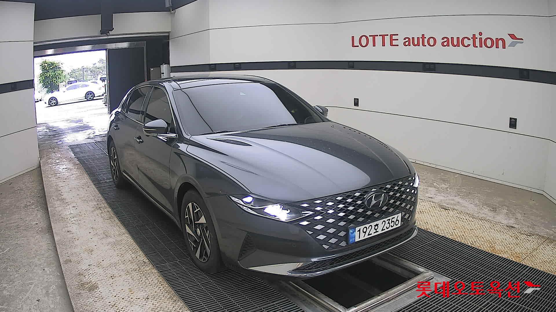 2022 - hyundai grandeur