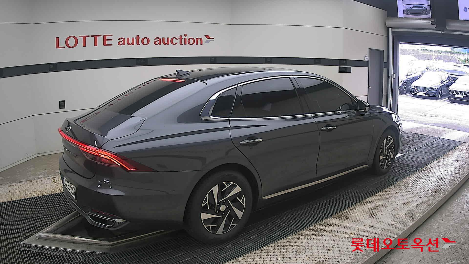 2022 - hyundai grandeur