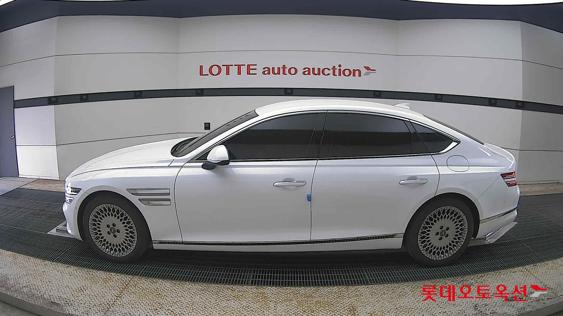 Genesis G80 2021 - Image 13